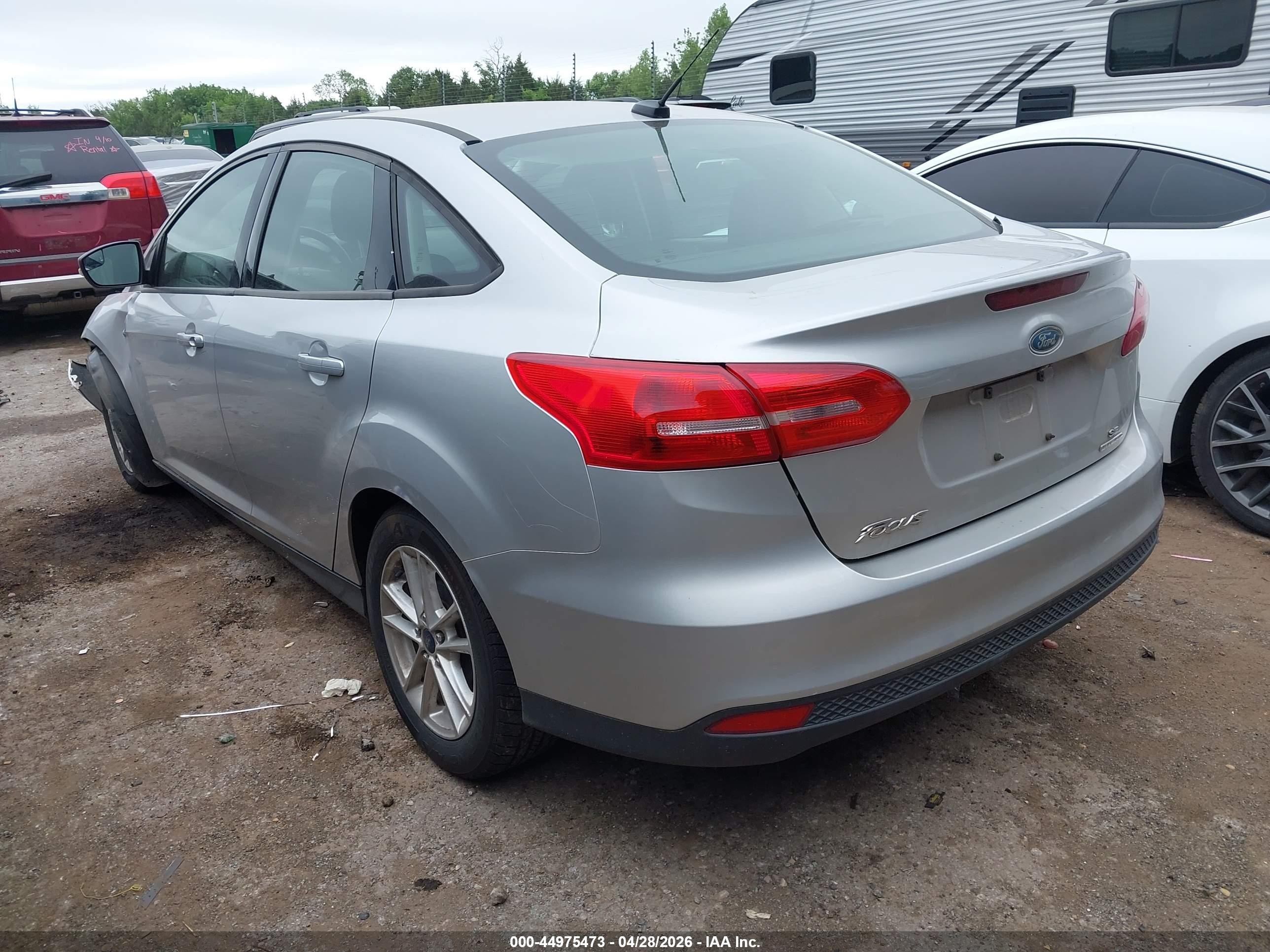 2015 Ford Focus Se Серый vin: 1FADP3F27FL234088
