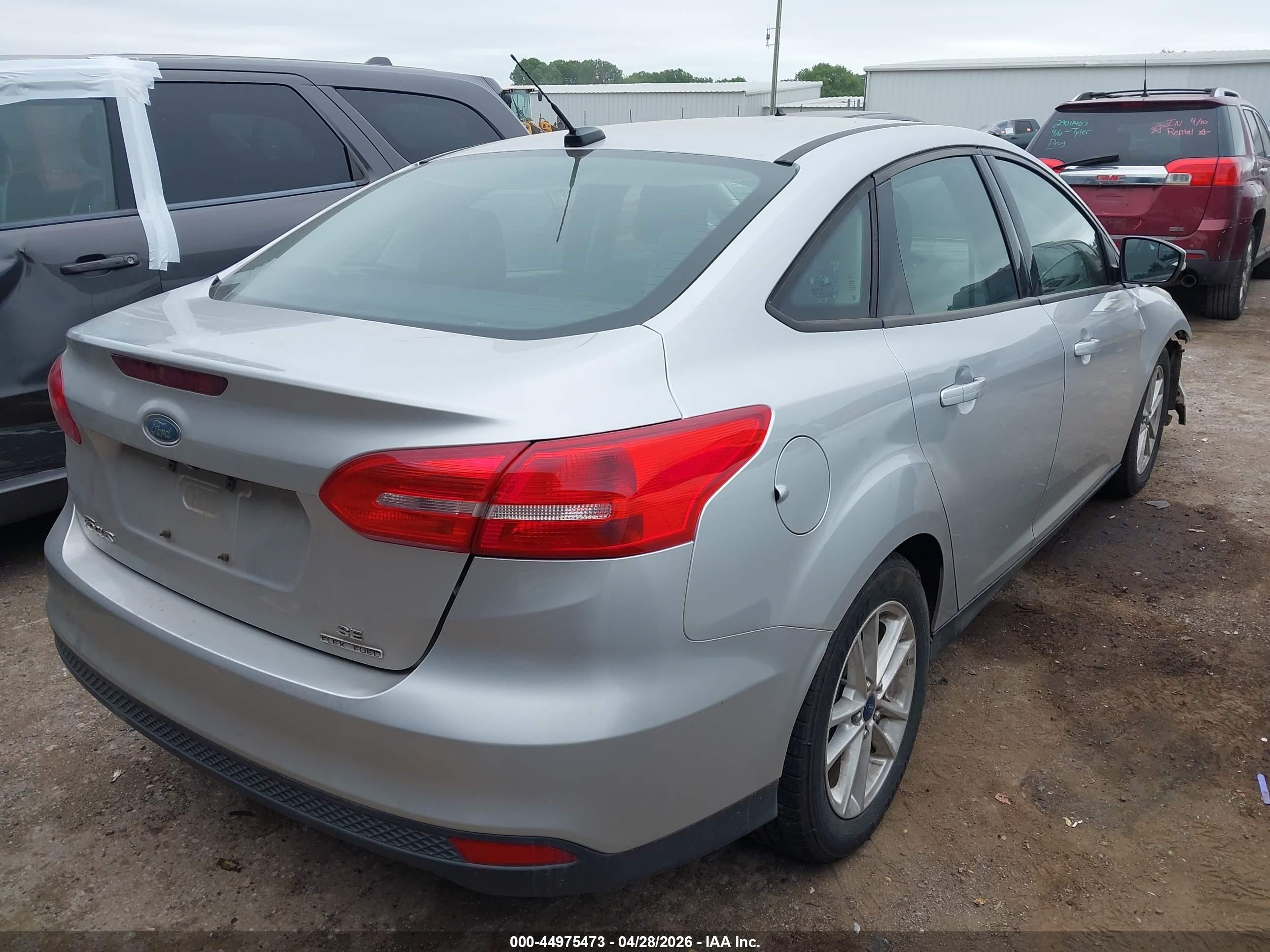 2015 Ford Focus Se Серый vin: 1FADP3F27FL234088