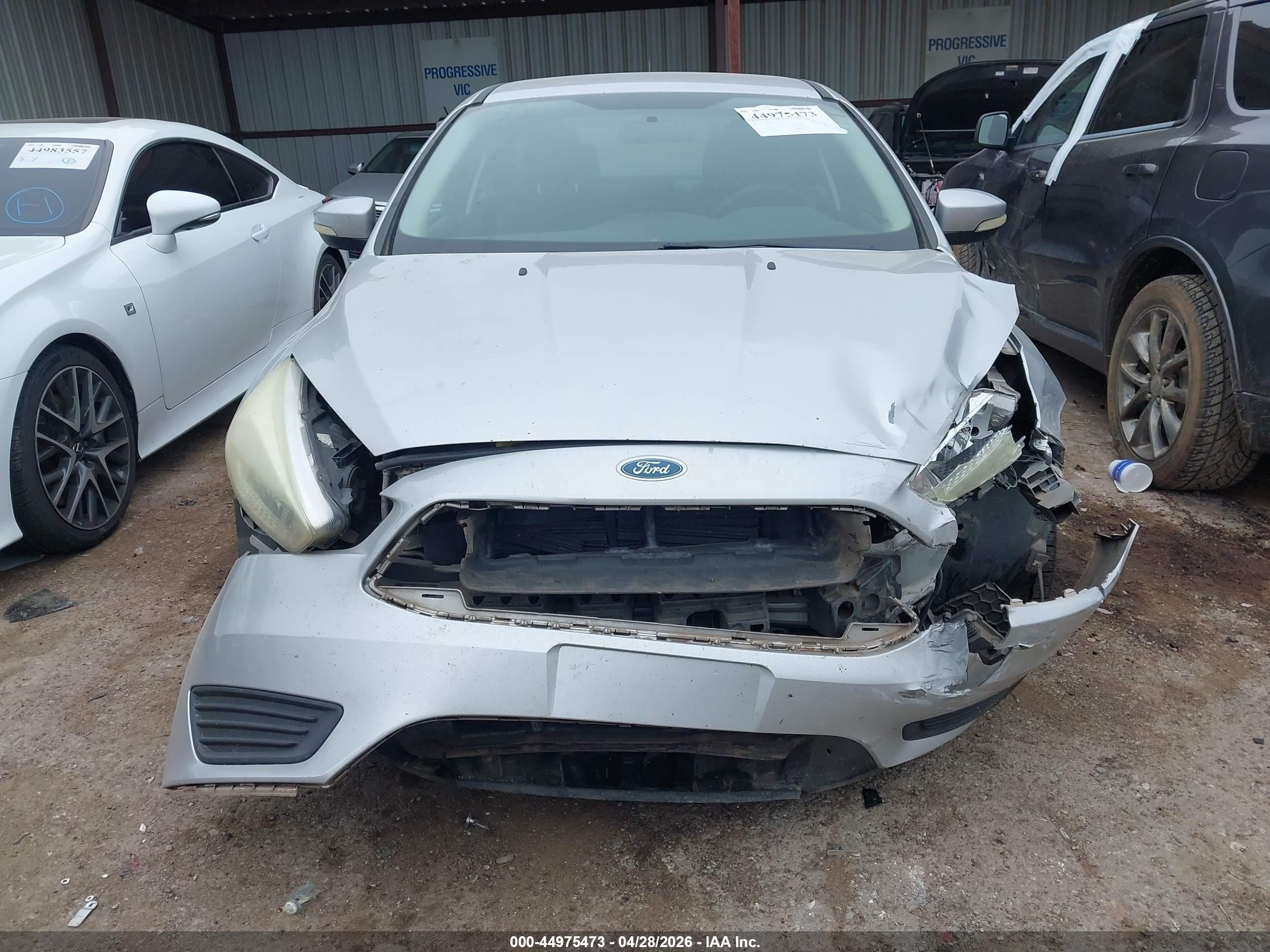 2015 Ford Focus Se Серый vin: 1FADP3F27FL234088