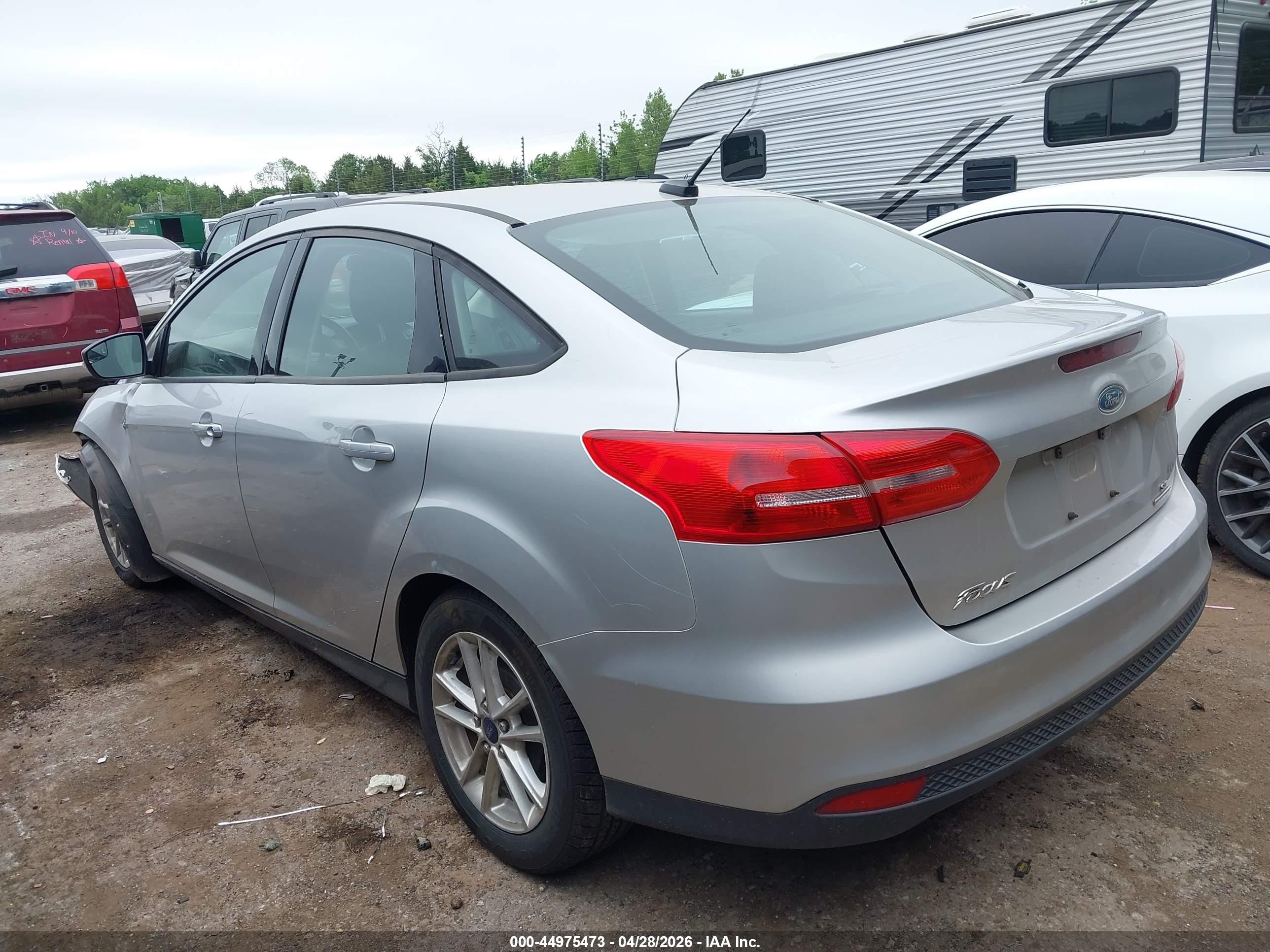 2015 Ford Focus Se Серый vin: 1FADP3F27FL234088