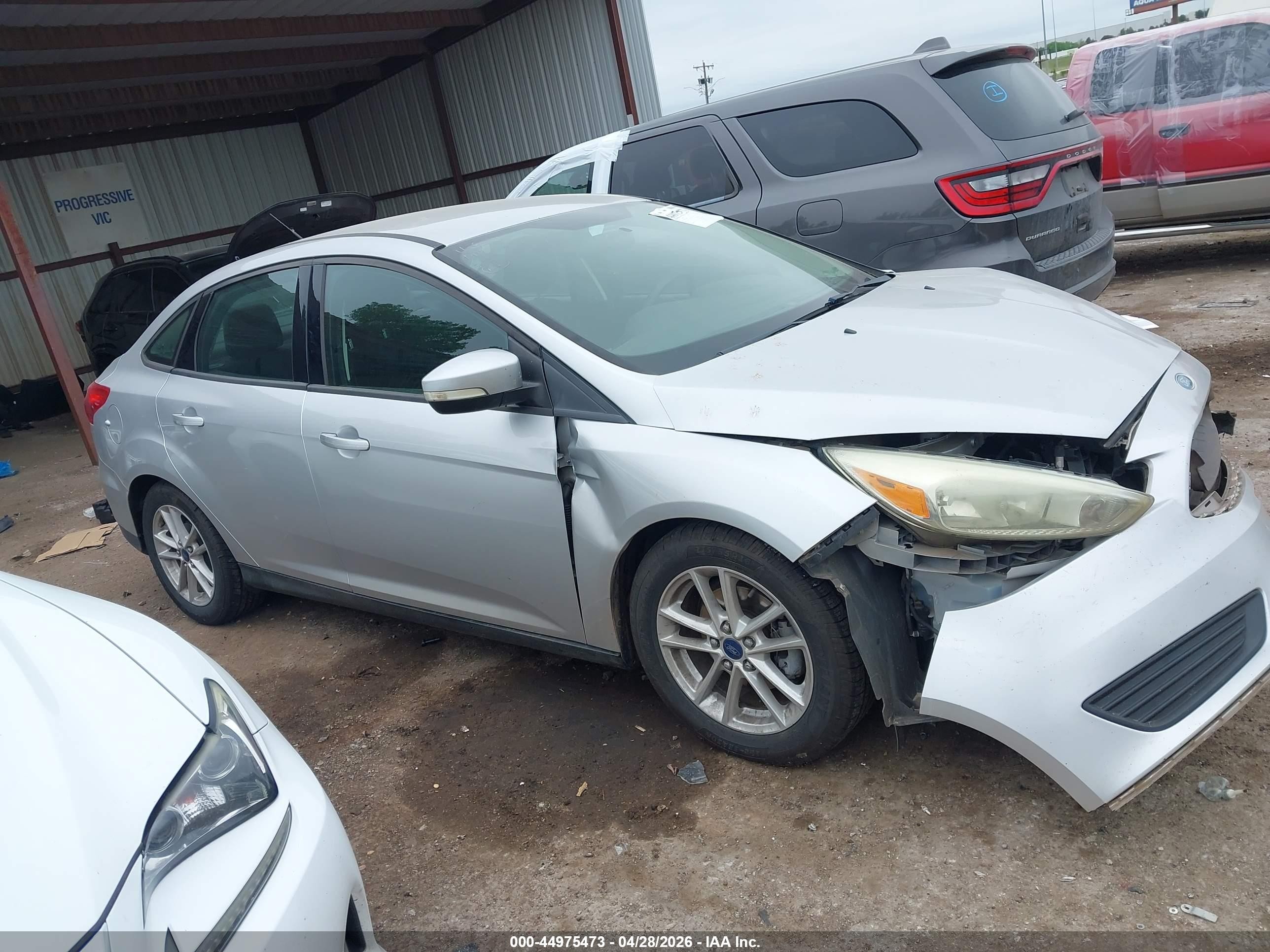 2015 Ford Focus Se Серый vin: 1FADP3F27FL234088