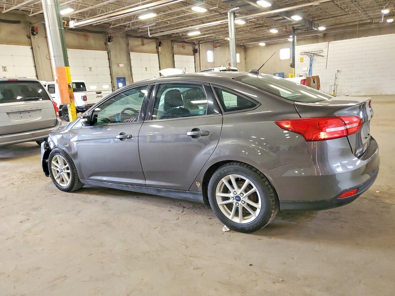 2015 Ford Focus Se Gray vin: 1FADP3F27FL243387