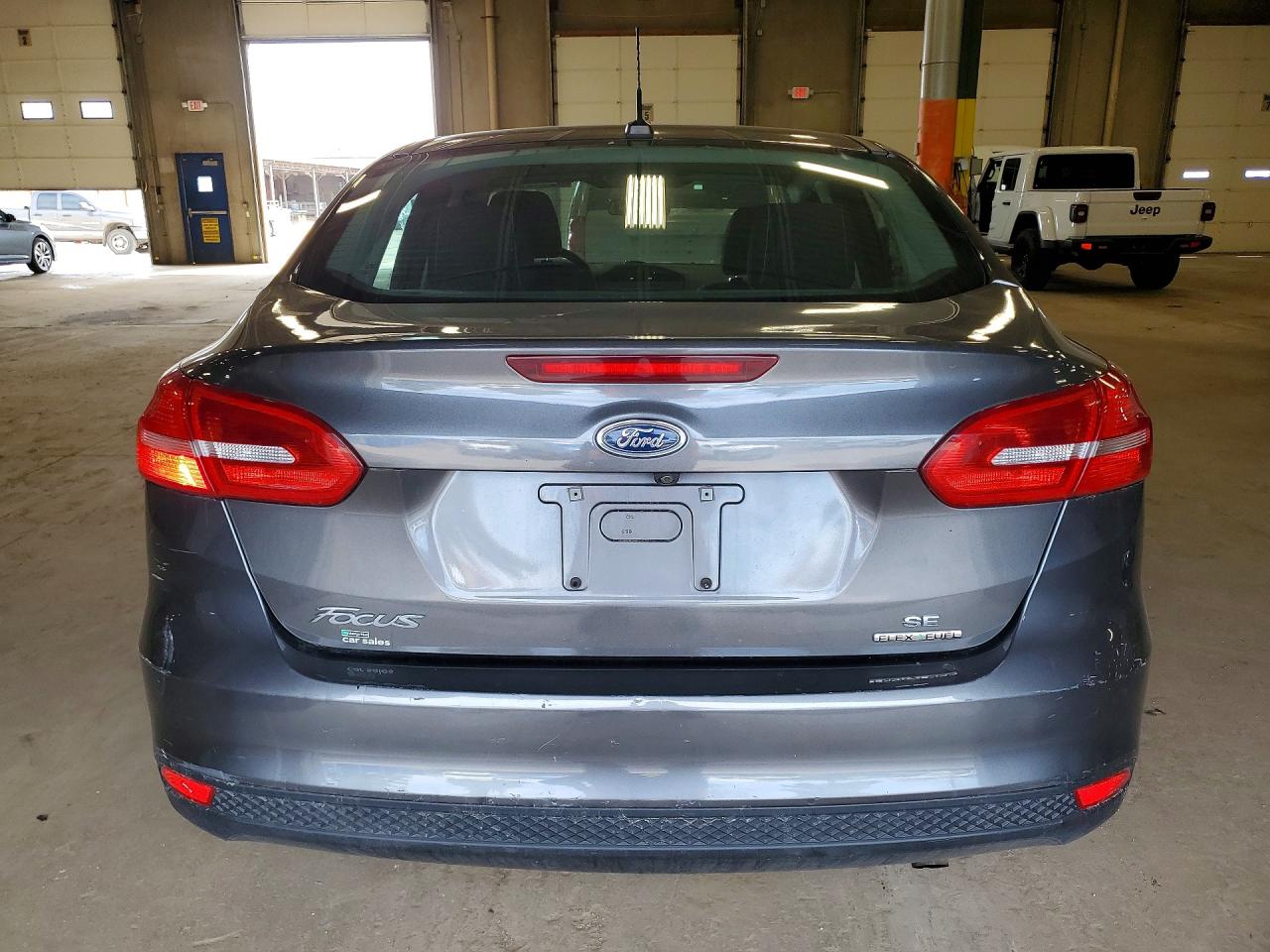 2015 Ford Focus Se Gray vin: 1FADP3F27FL243387