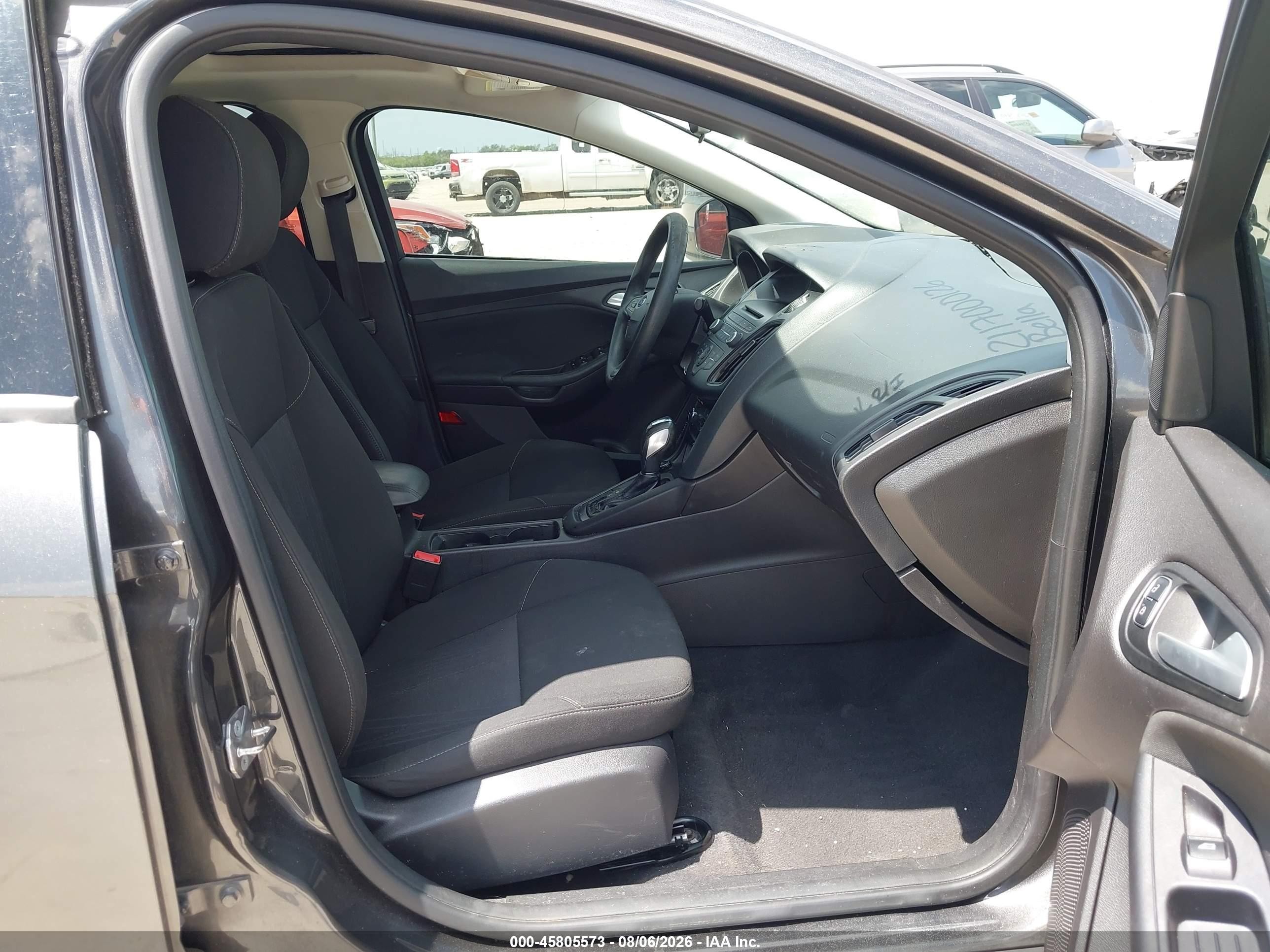2015 Ford Focus Se Gray vin: 1FADP3F27FL243745