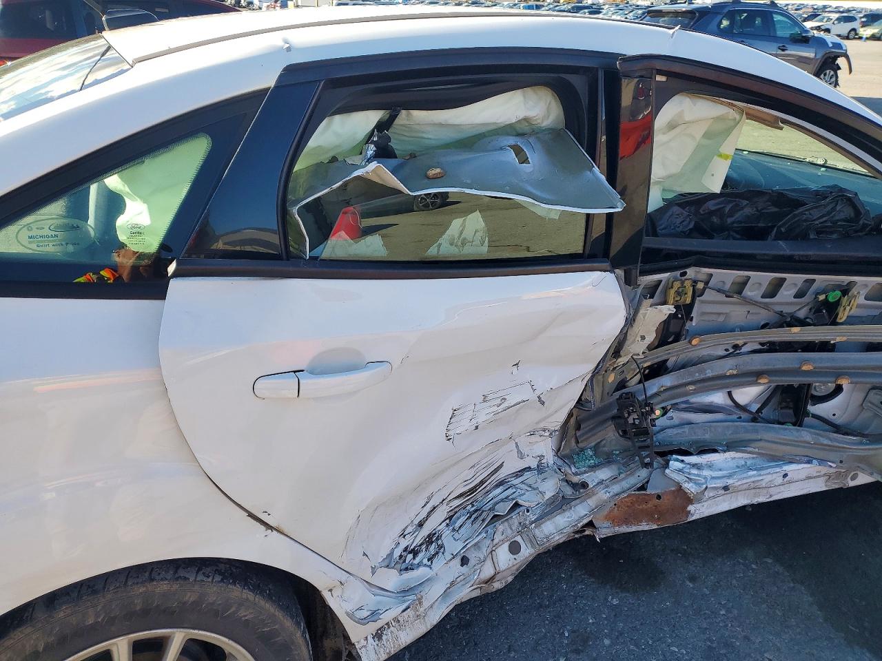 2015 Ford Focus Se White vin: 1FADP3F27FL244250