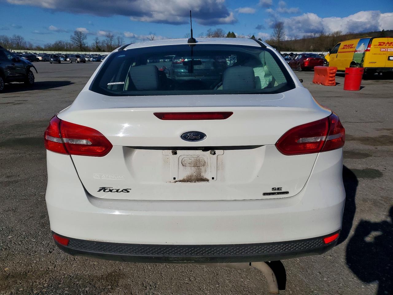2015 Ford Focus Se White vin: 1FADP3F27FL244250