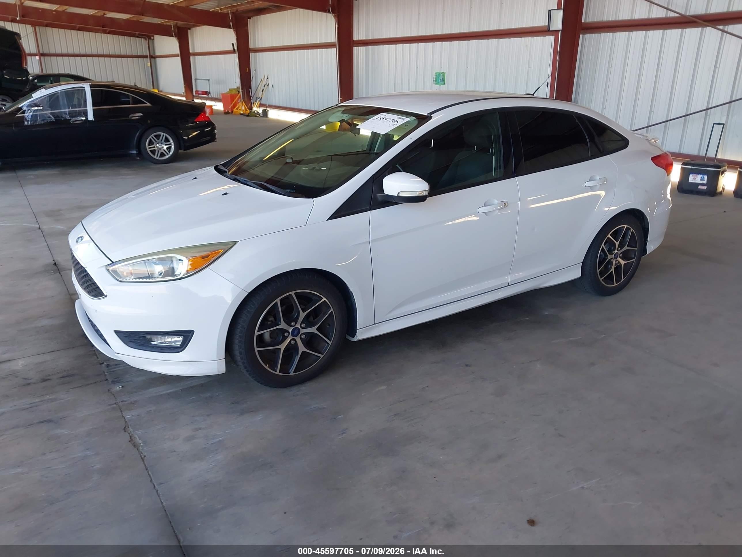 2015 Ford Focus Se White vin: 1FADP3F27FL248797