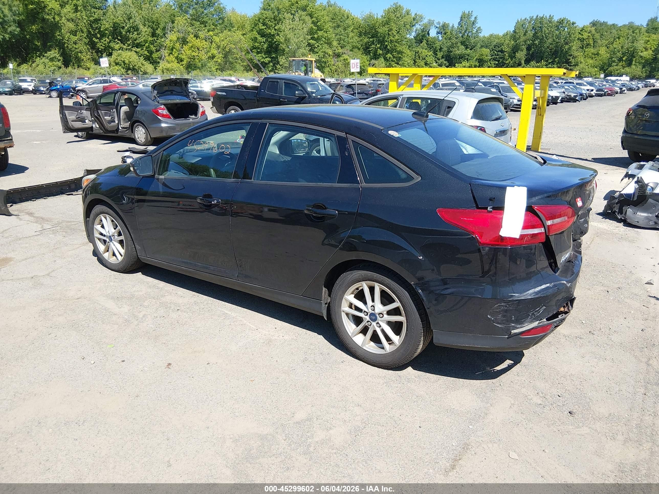 2015 Ford Focus Se Black vin: 1FADP3F27FL250842