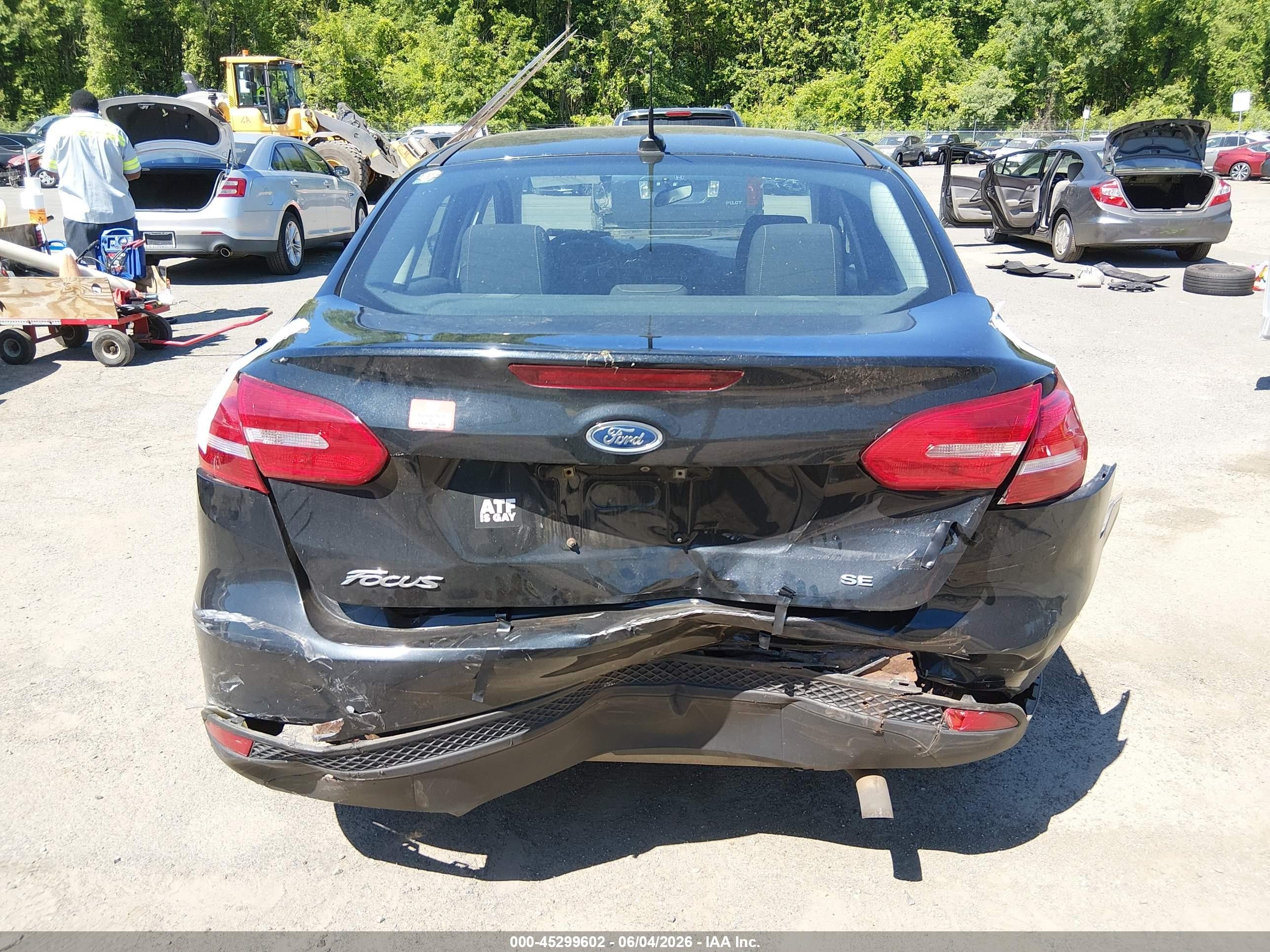 2015 Ford Focus Se Black vin: 1FADP3F27FL250842