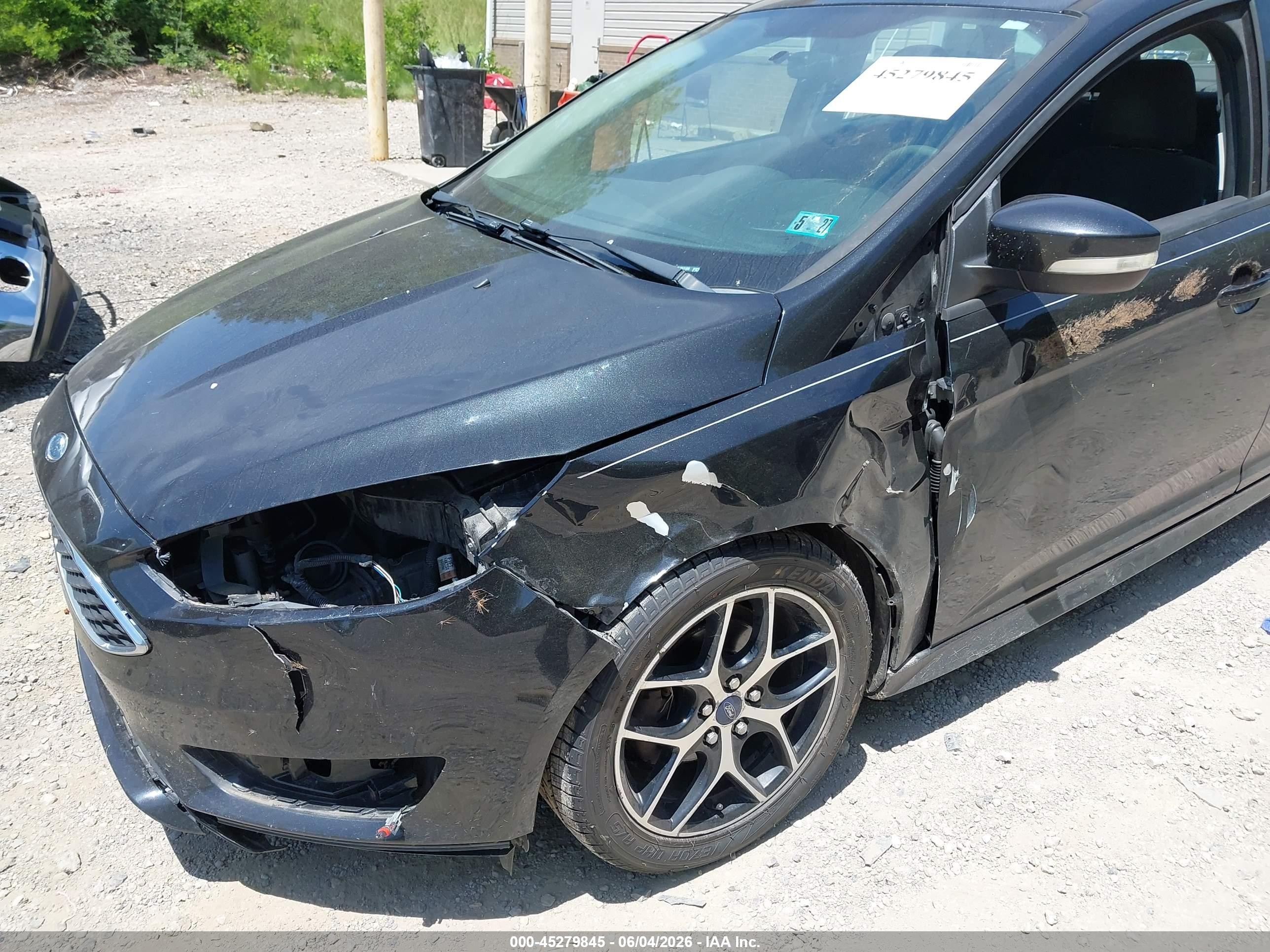2015 Ford Focus Se Black vin: 1FADP3F27FL253109
