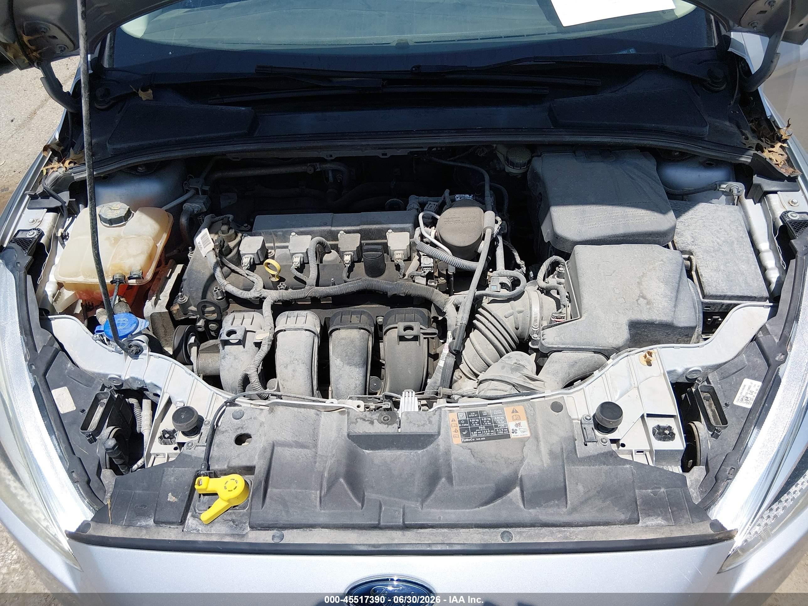 2015 Ford Focus Se Серебряный vin: 1FADP3F27FL255507
