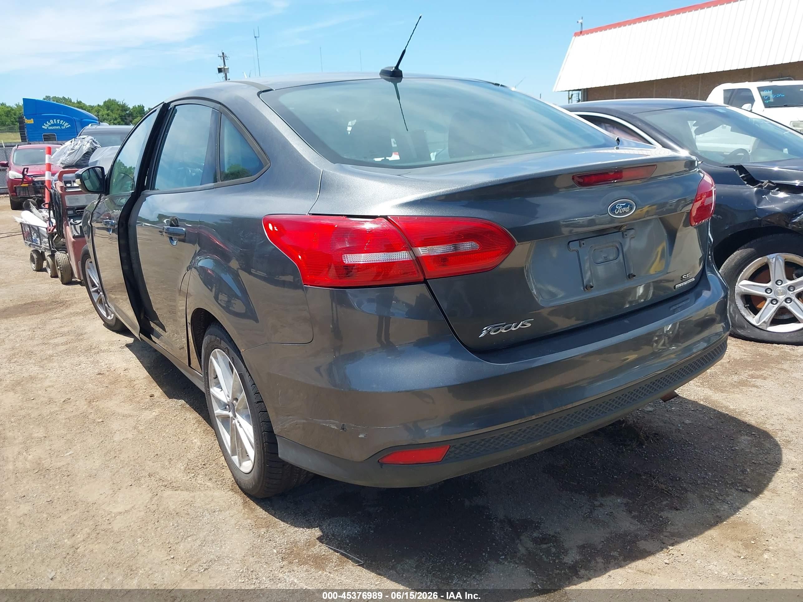 2015 Ford Focus Se Серый vin: 1FADP3F27FL255541