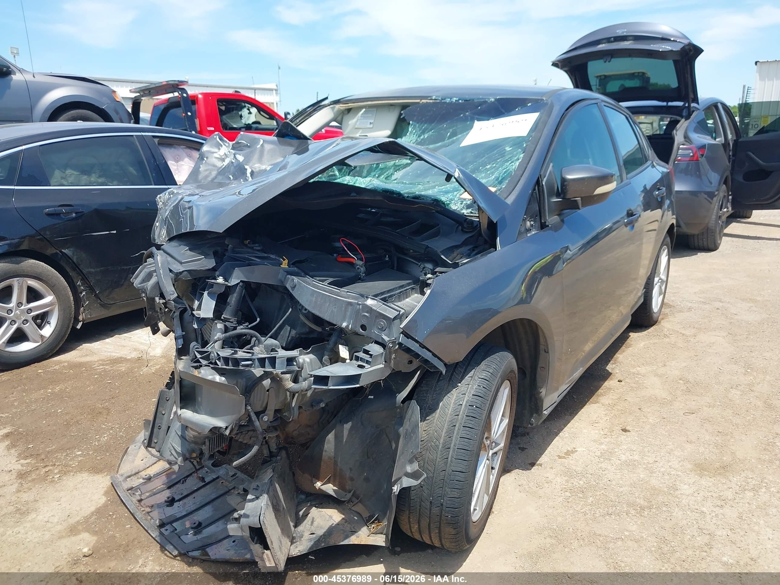 2015 Ford Focus Se Серый vin: 1FADP3F27FL255541