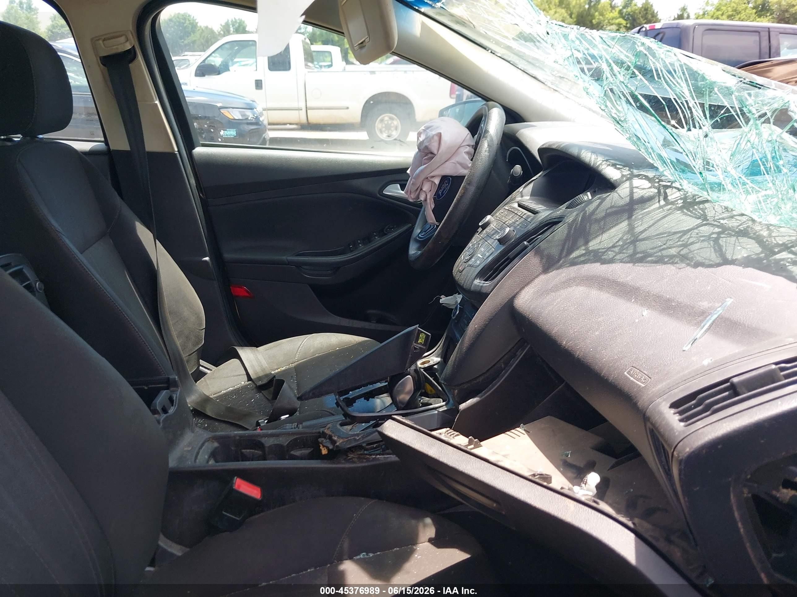 2015 Ford Focus Se Серый vin: 1FADP3F27FL255541