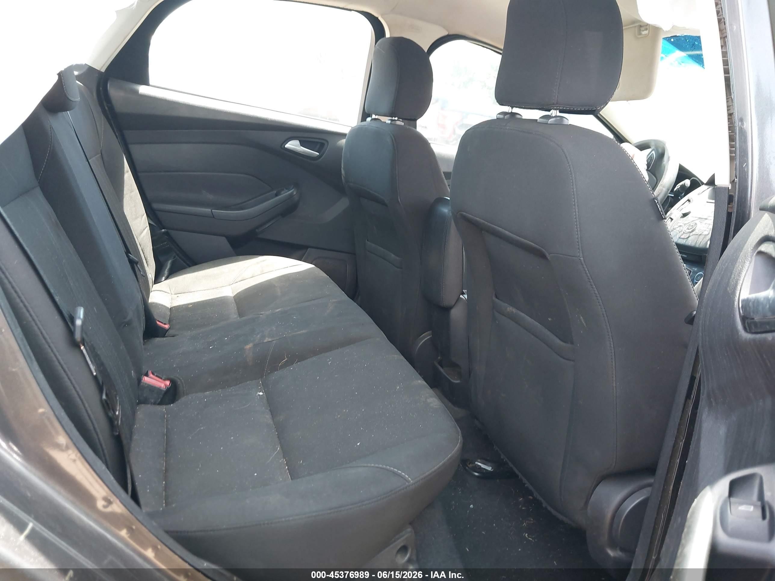 2015 Ford Focus Se Серый vin: 1FADP3F27FL255541