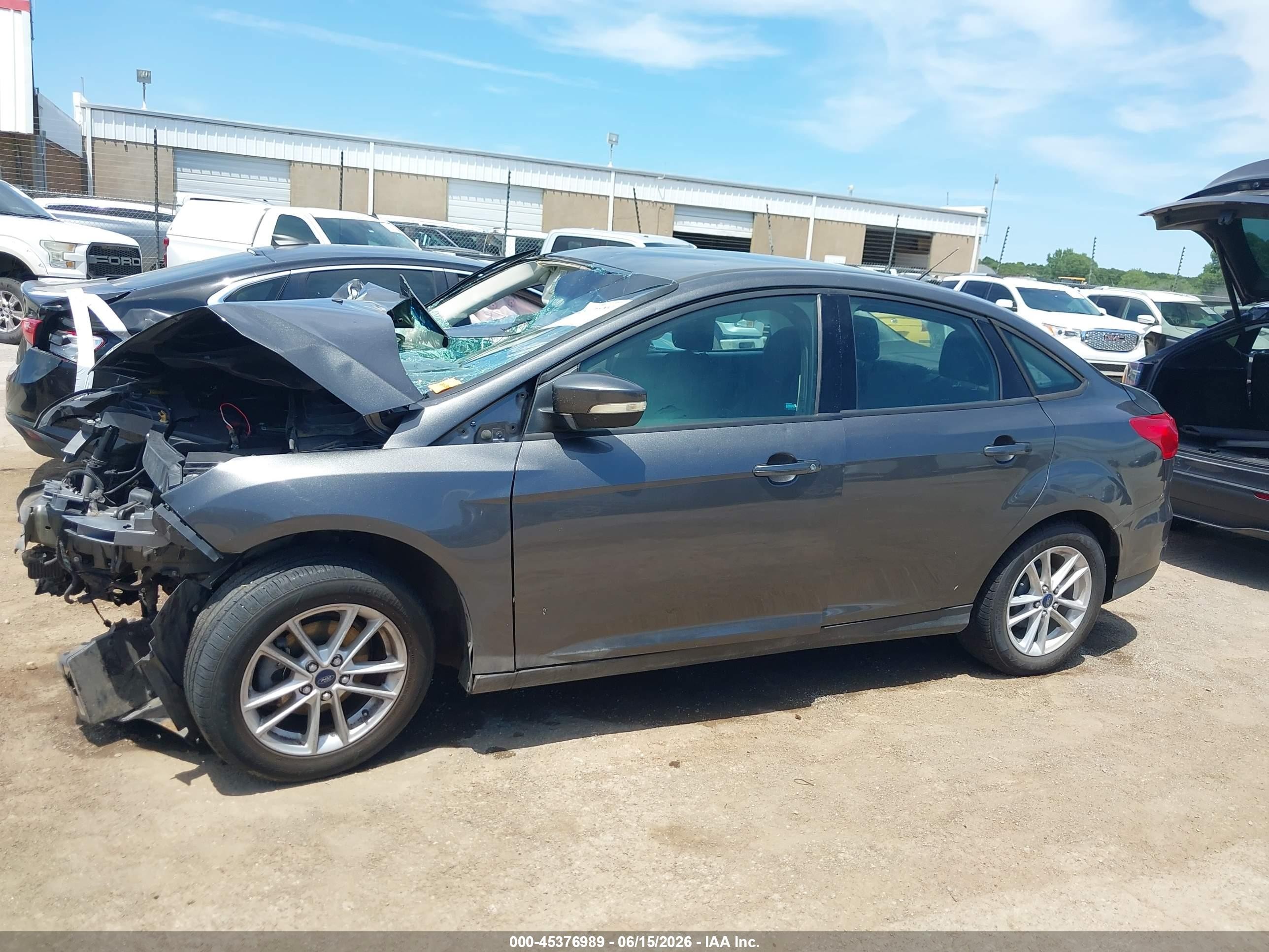 2015 Ford Focus Se Серый vin: 1FADP3F27FL255541