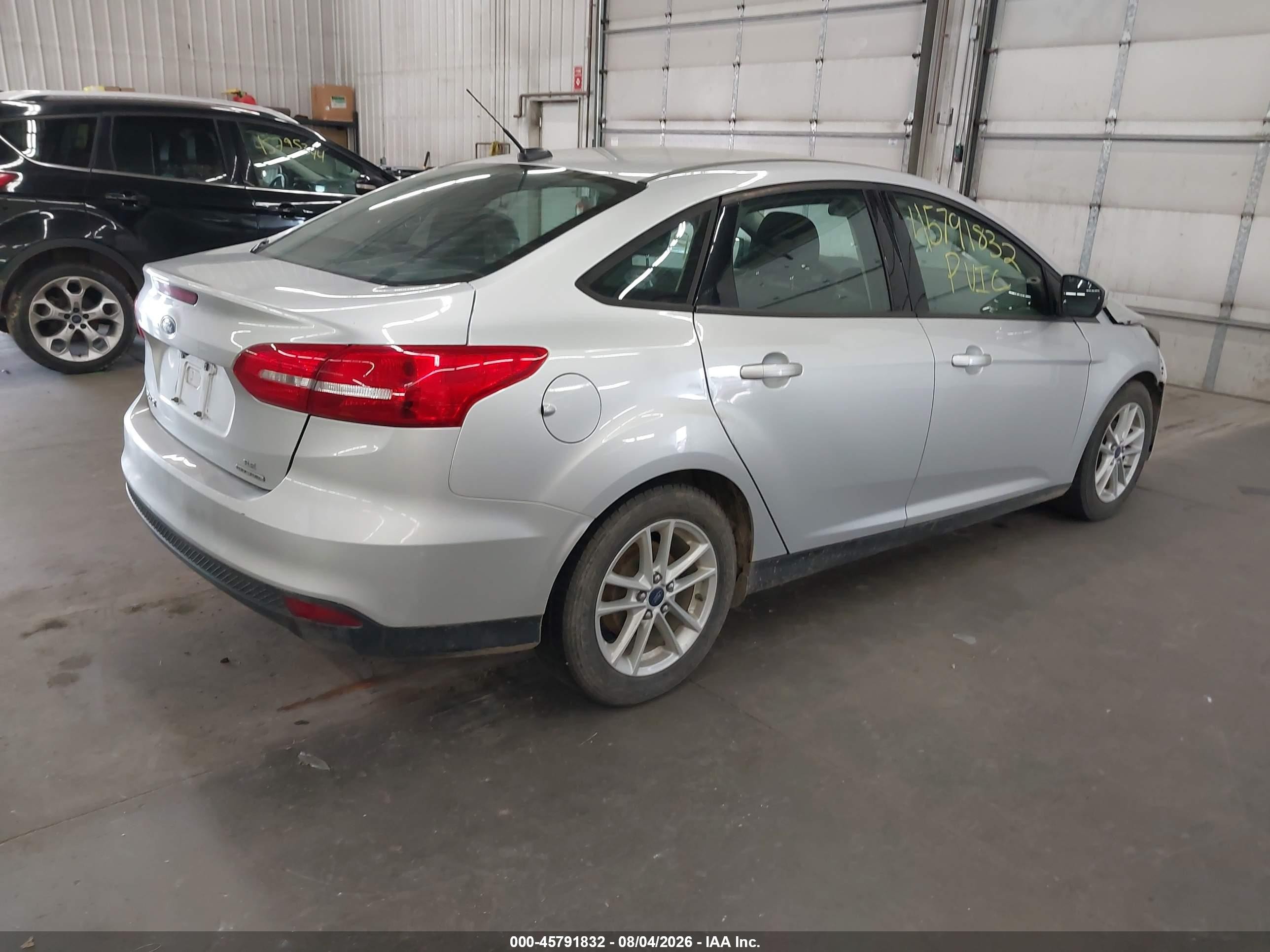 2015 Ford Focus Se Silver vin: 1FADP3F27FL259041