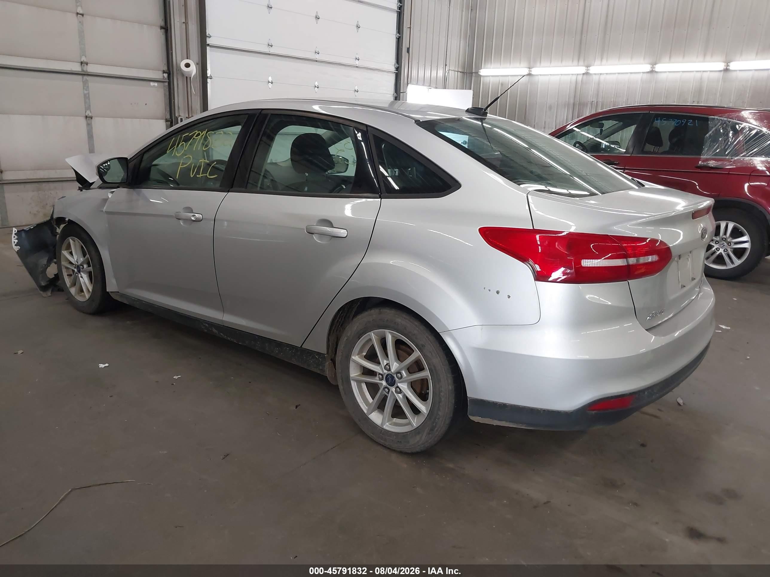 2015 Ford Focus Se Silver vin: 1FADP3F27FL259041