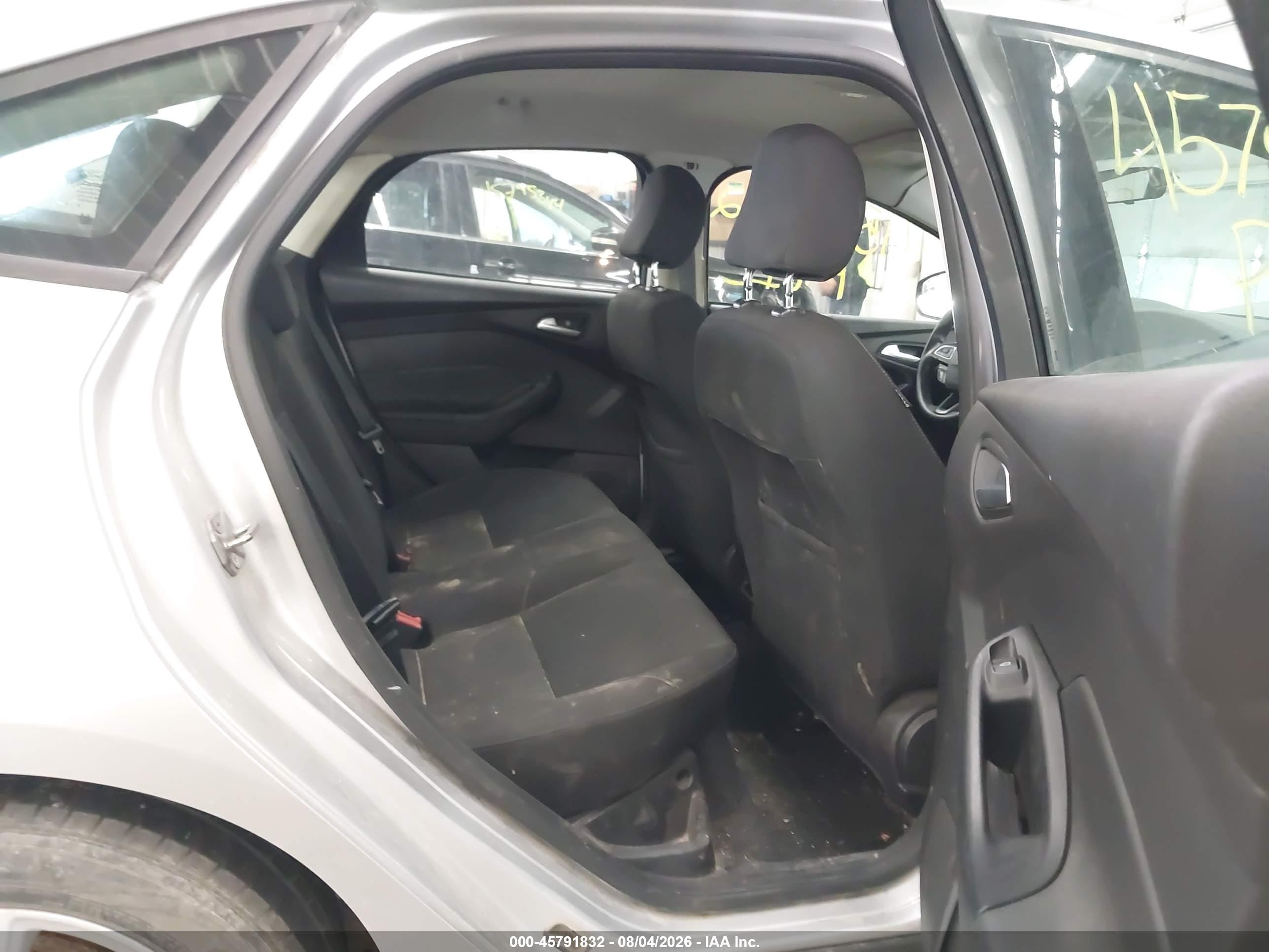 2015 Ford Focus Se Silver vin: 1FADP3F27FL259041