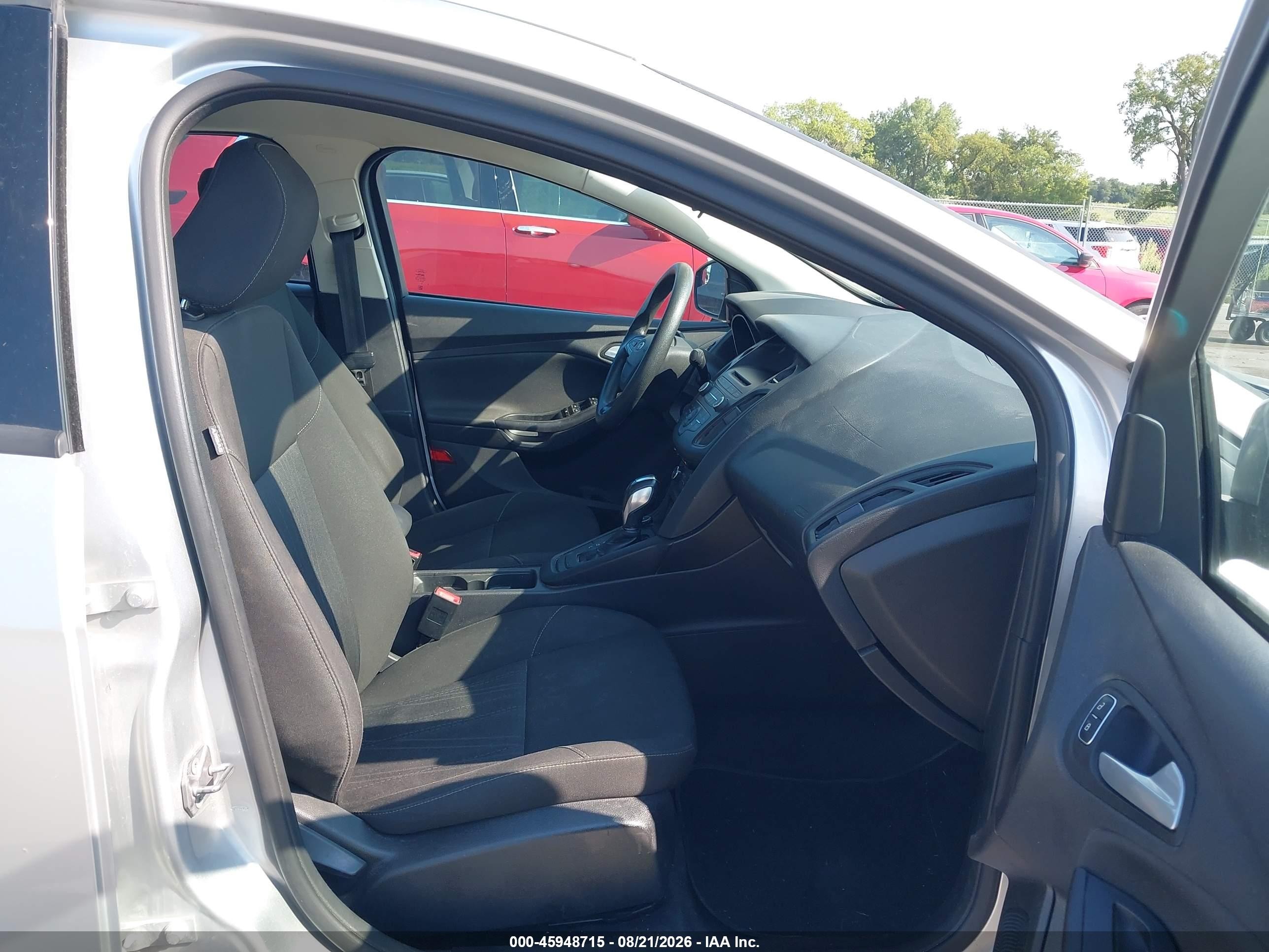2015 Ford Focus Se Silver vin: 1FADP3F27FL270377
