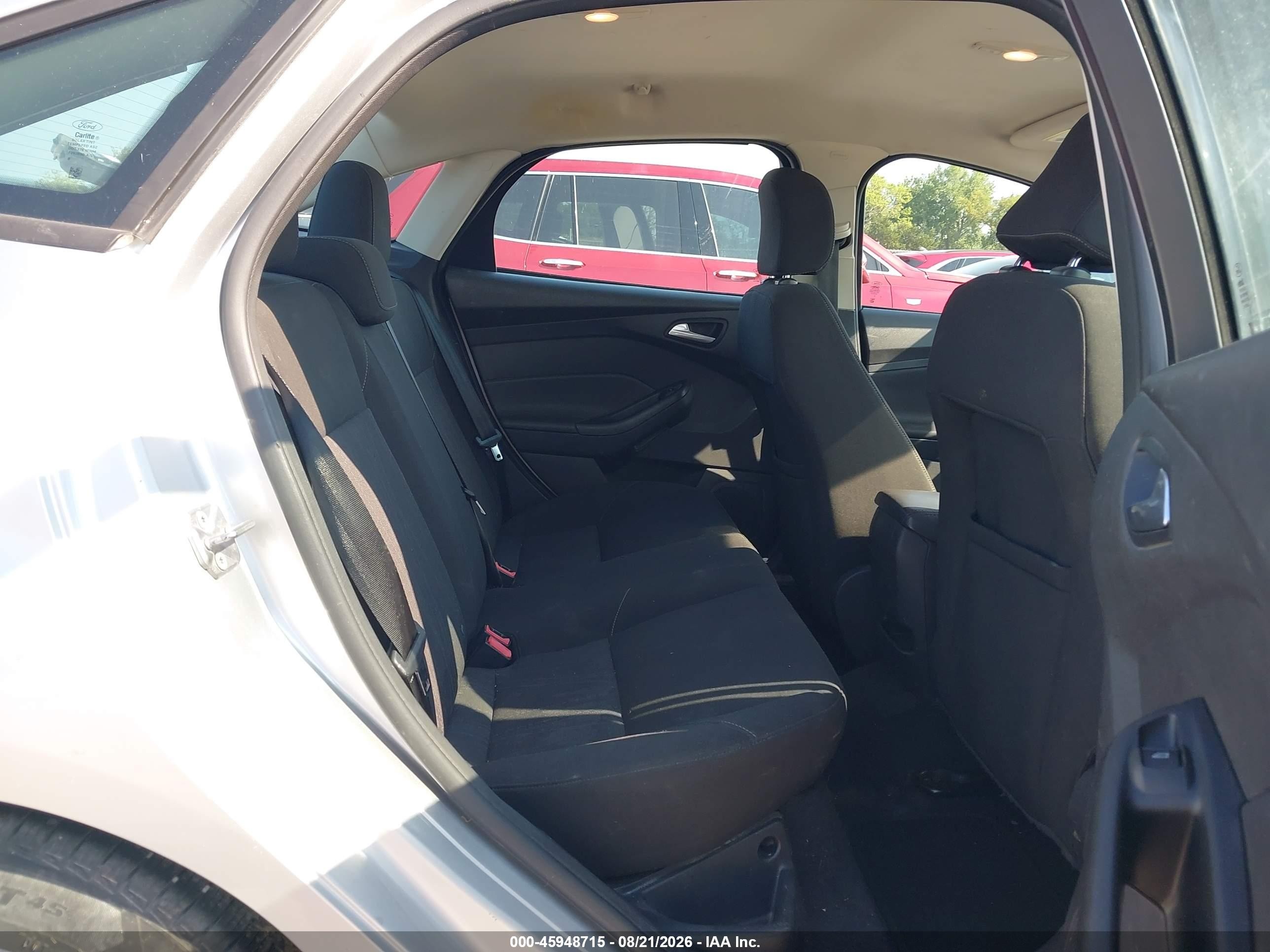 2015 Ford Focus Se Silver vin: 1FADP3F27FL270377