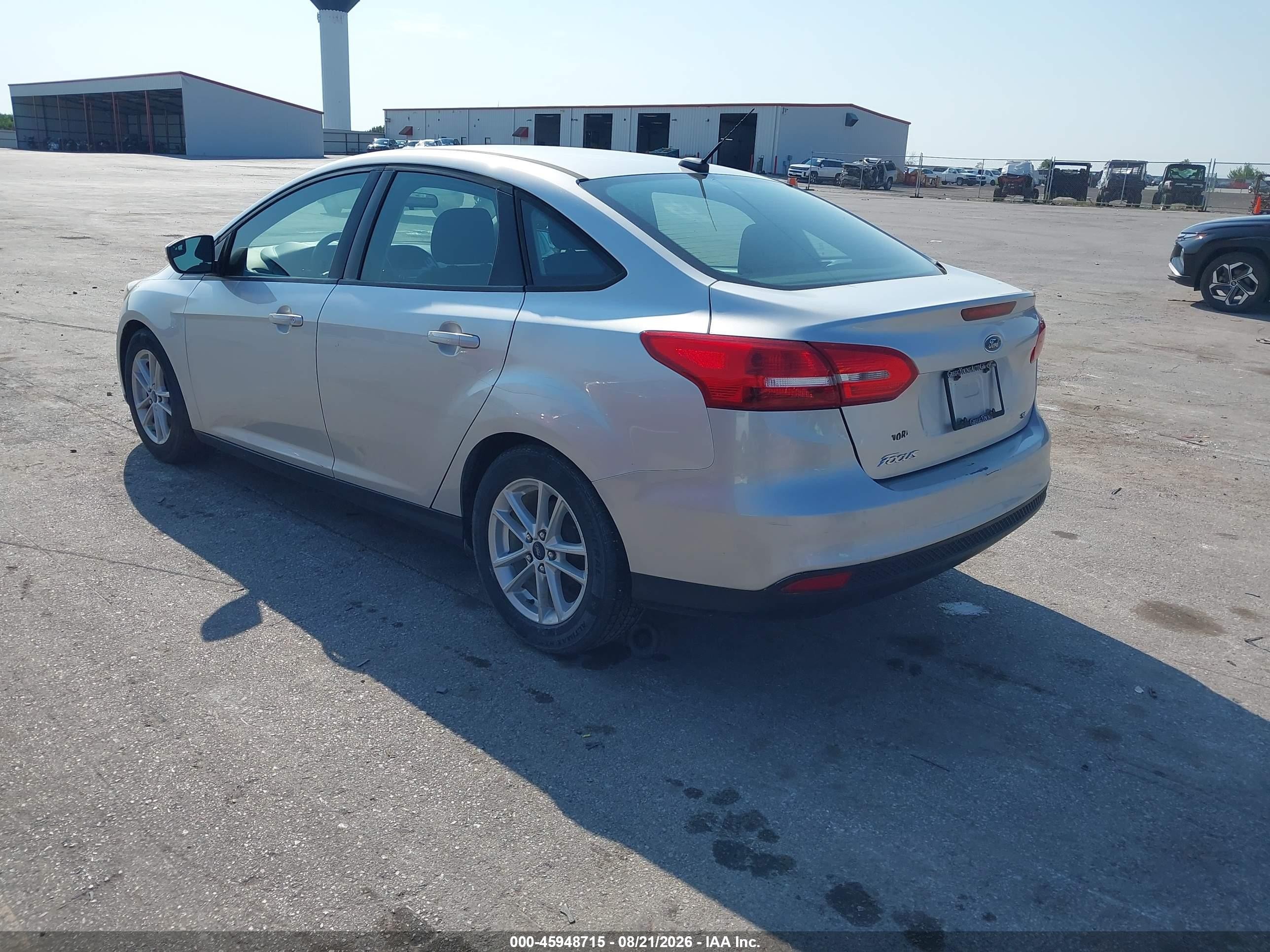 2015 Ford Focus Se Silver vin: 1FADP3F27FL270377