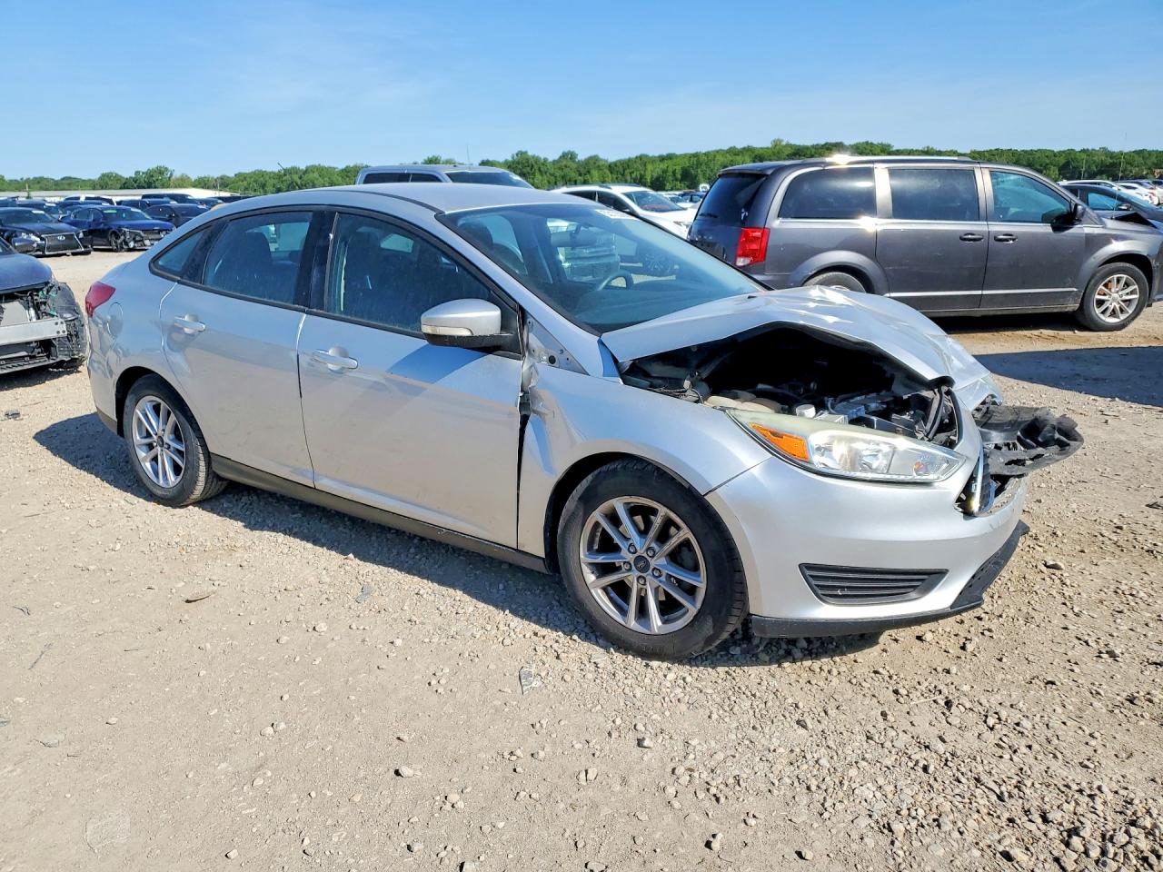 2015 Ford Focus Se Серебряный vin: 1FADP3F27FL270931