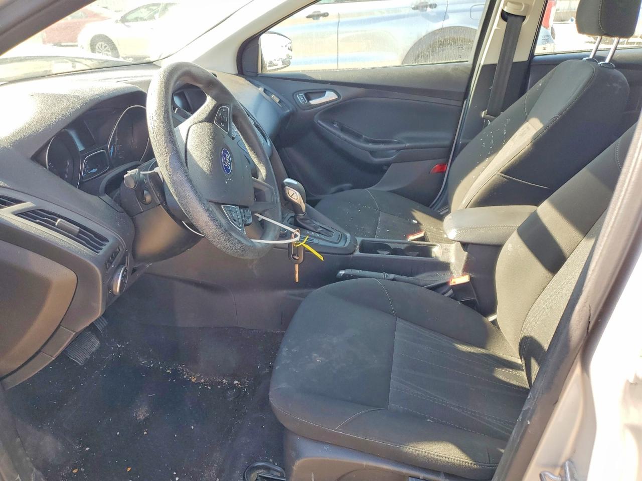 2015 Ford Focus Se Серебряный vin: 1FADP3F27FL270931