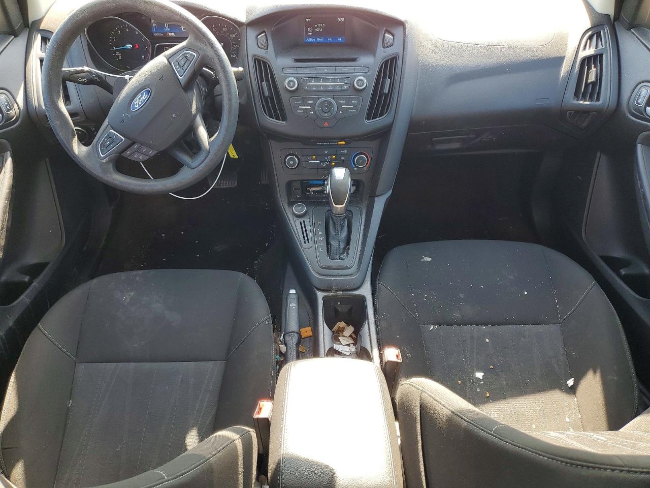2015 Ford Focus Se Серебряный vin: 1FADP3F27FL270931