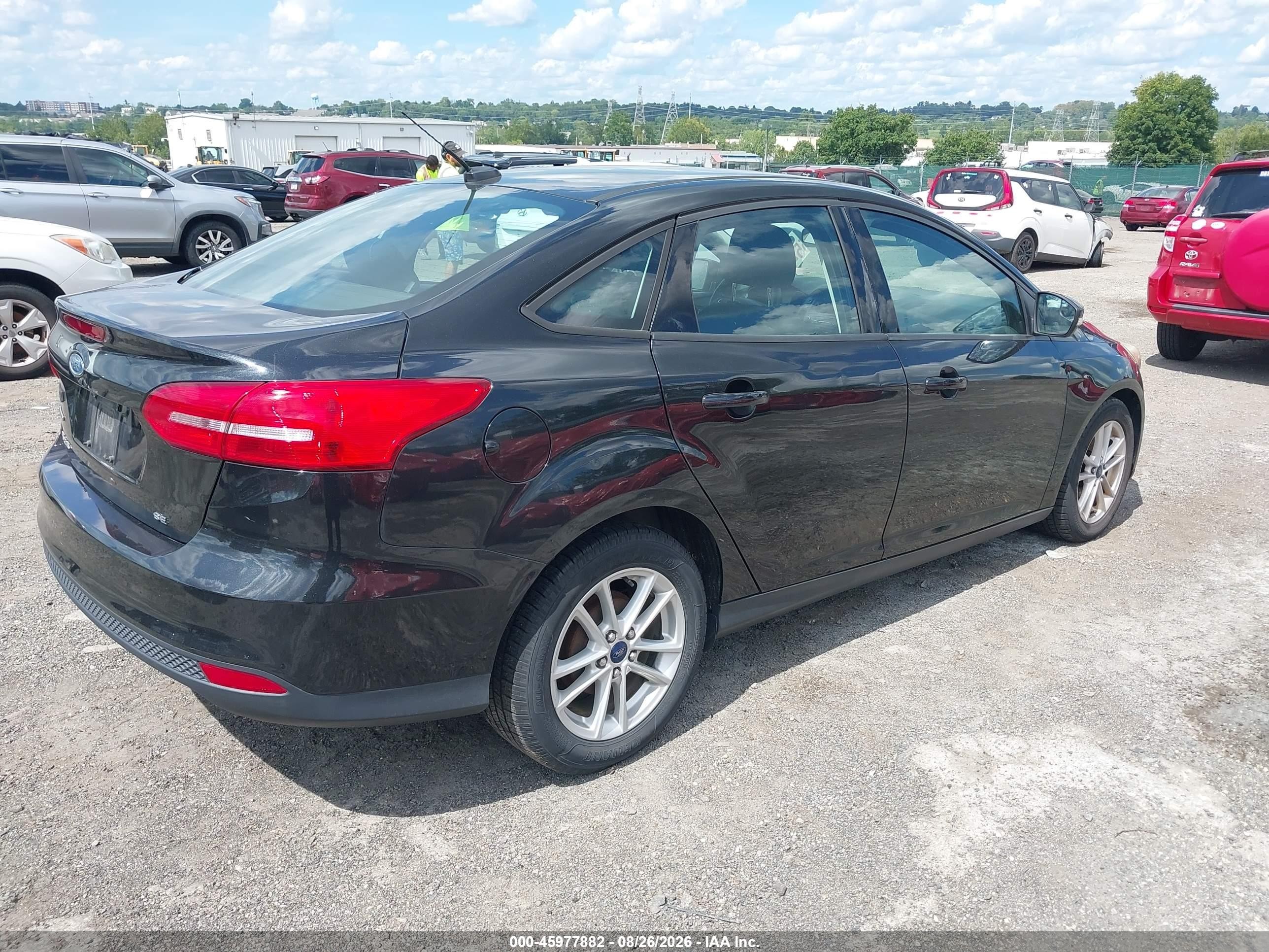 2015 Ford Focus Se Черный vin: 1FADP3F27FL273764