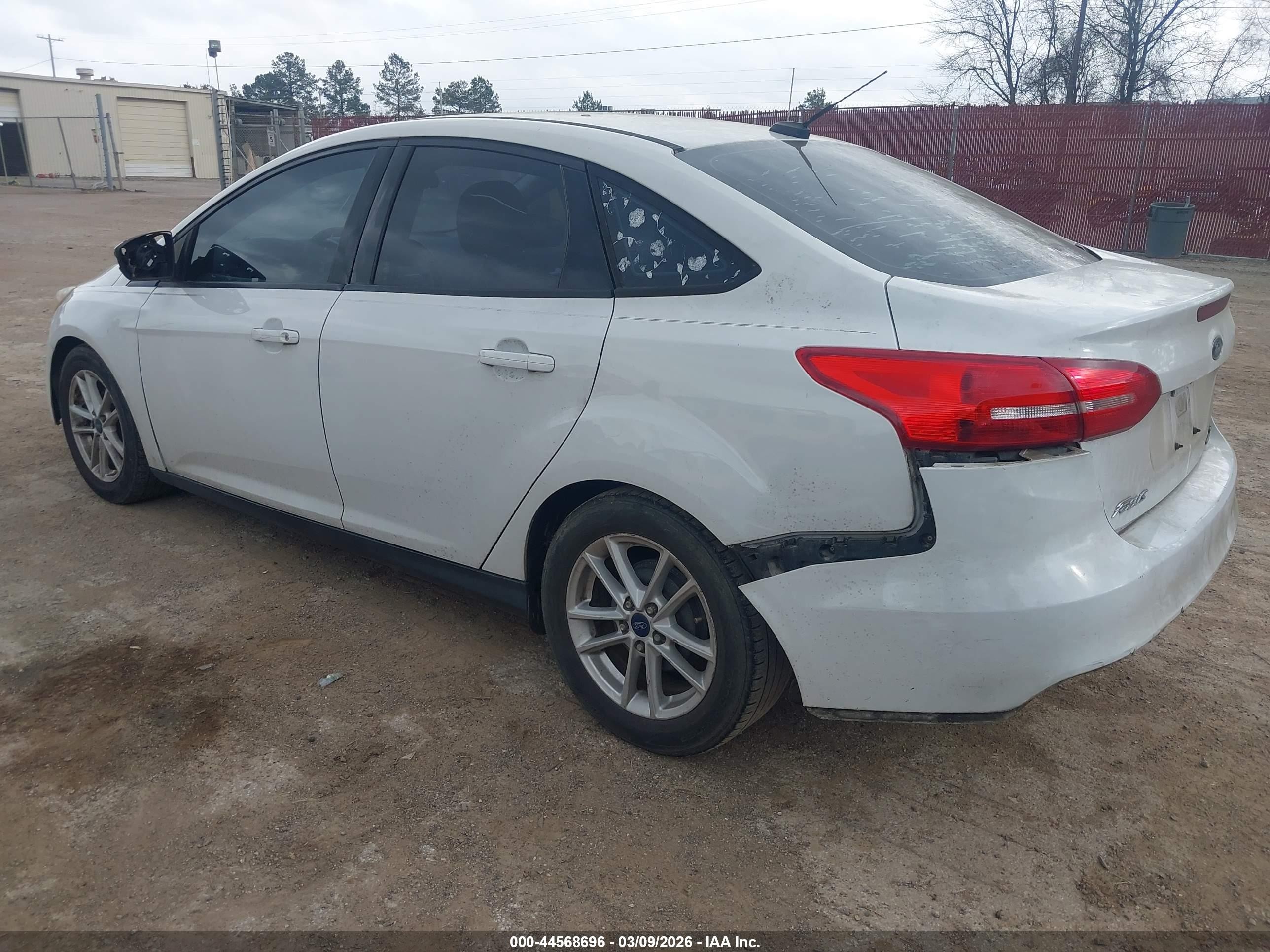 2015 Ford Focus Se Белый vin: 1FADP3F27FL287339