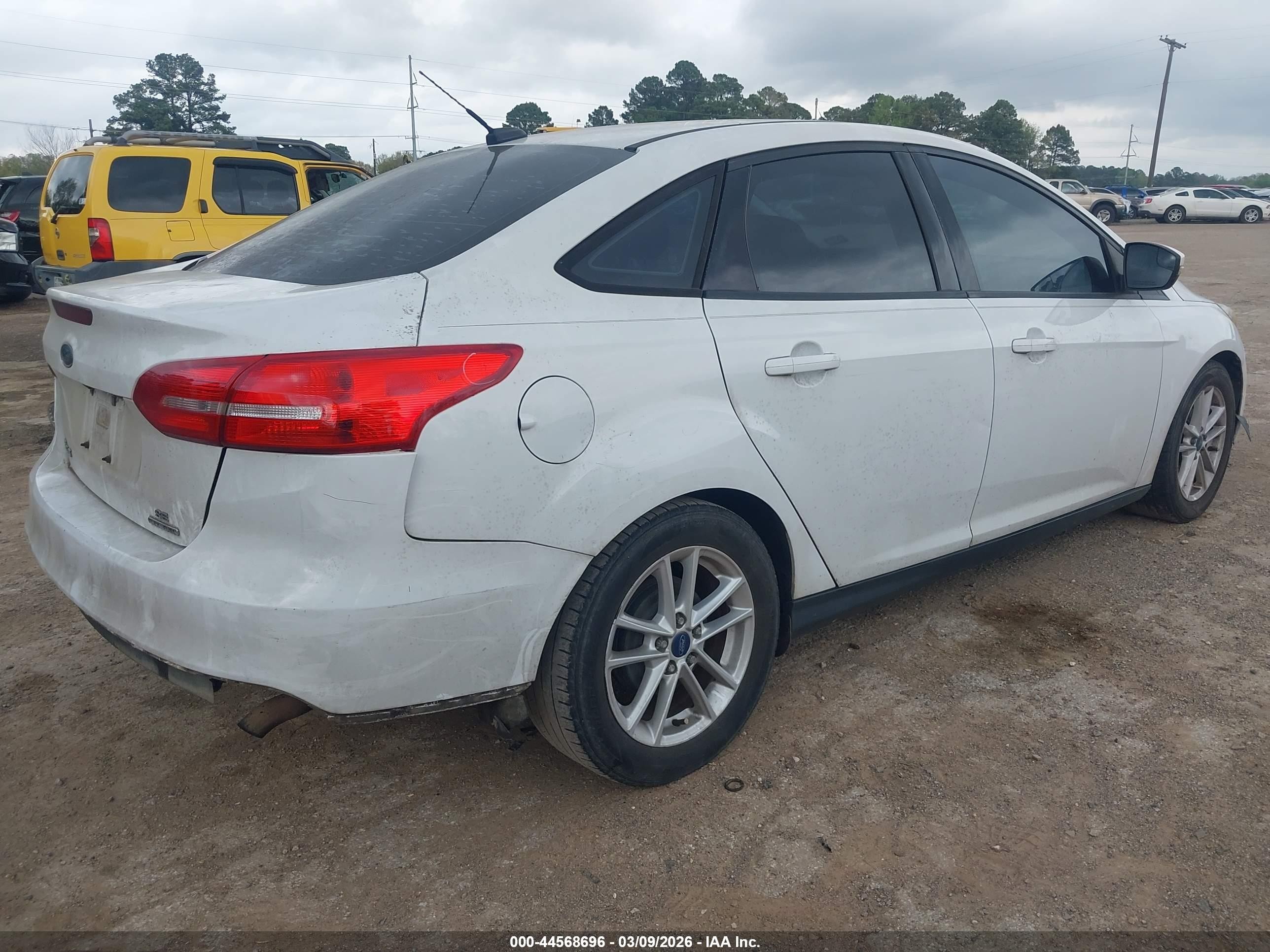 2015 Ford Focus Se Белый vin: 1FADP3F27FL287339