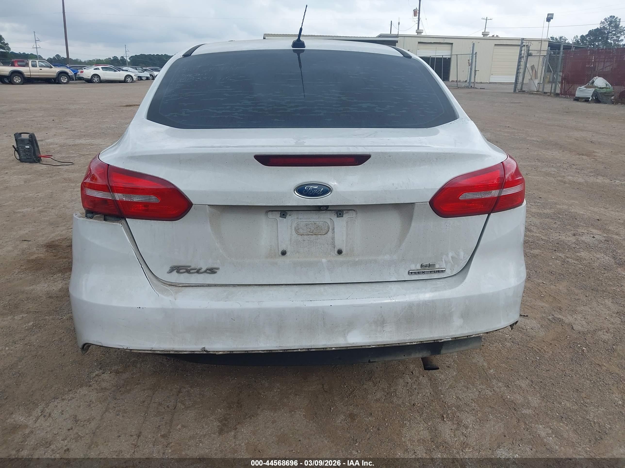 2015 Ford Focus Se Белый vin: 1FADP3F27FL287339