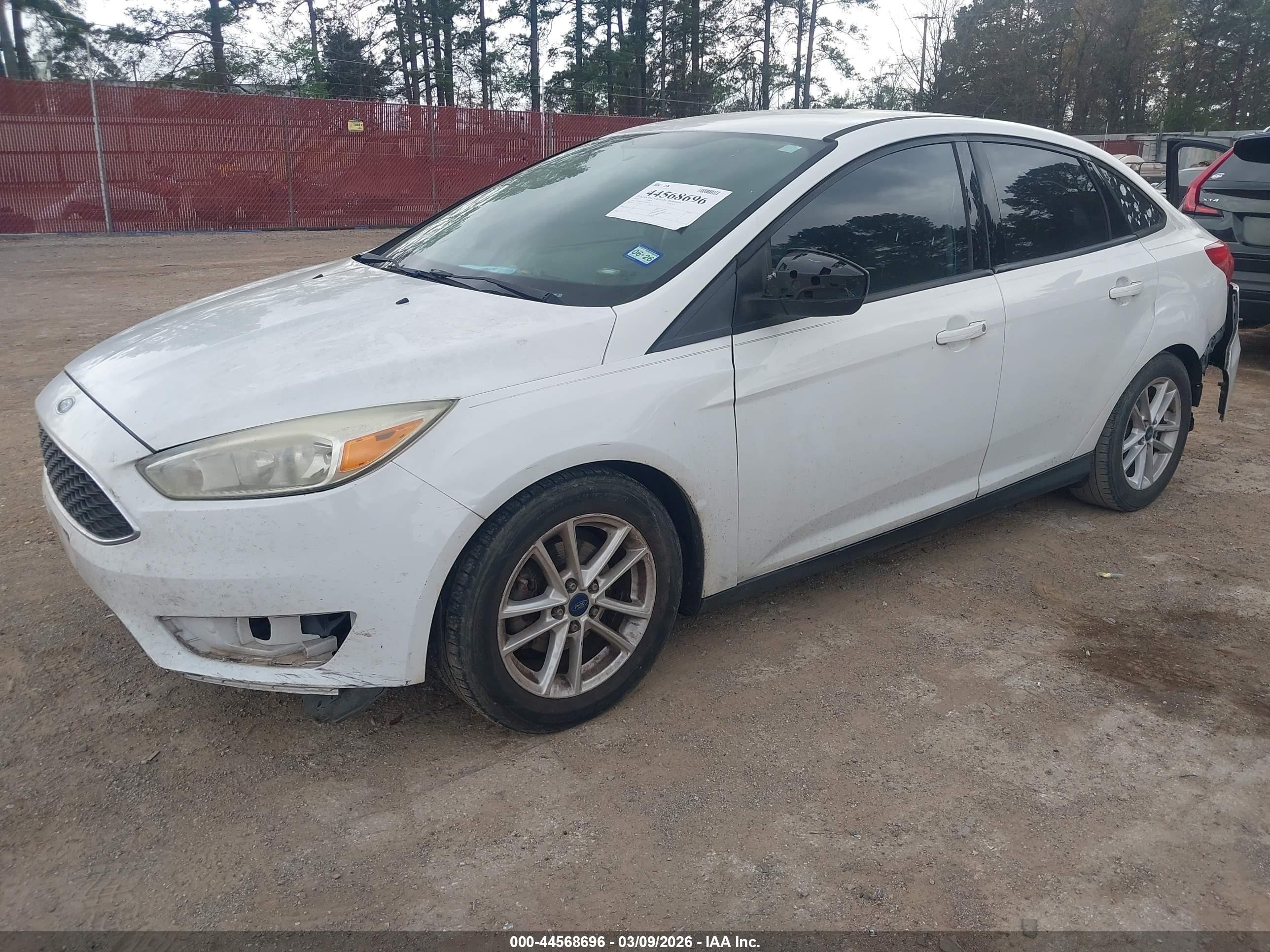 2015 Ford Focus Se Белый vin: 1FADP3F27FL287339