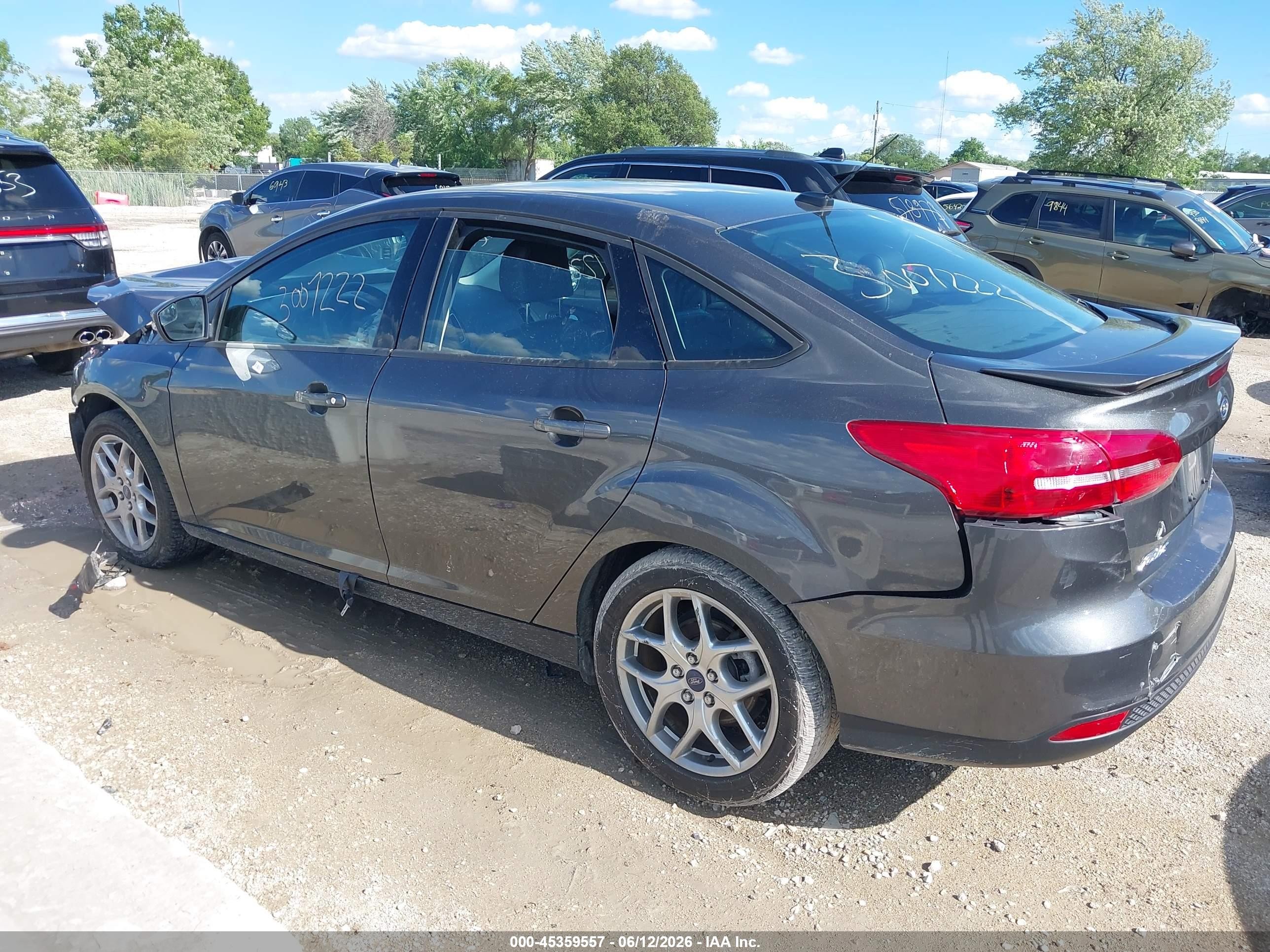 2015 Ford Focus Se Gray vin: 1FADP3F27FL292590