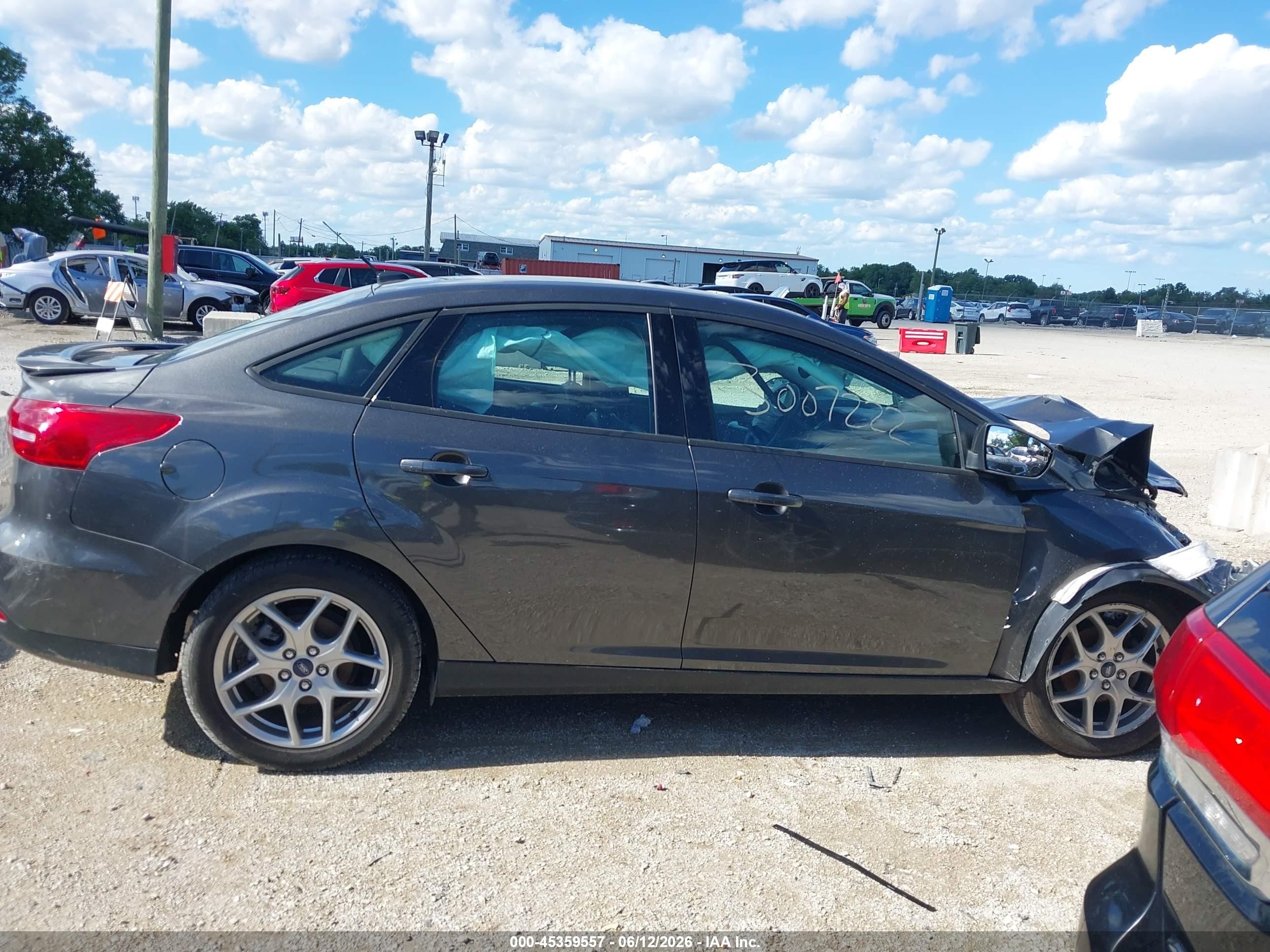 2015 Ford Focus Se Gray vin: 1FADP3F27FL292590