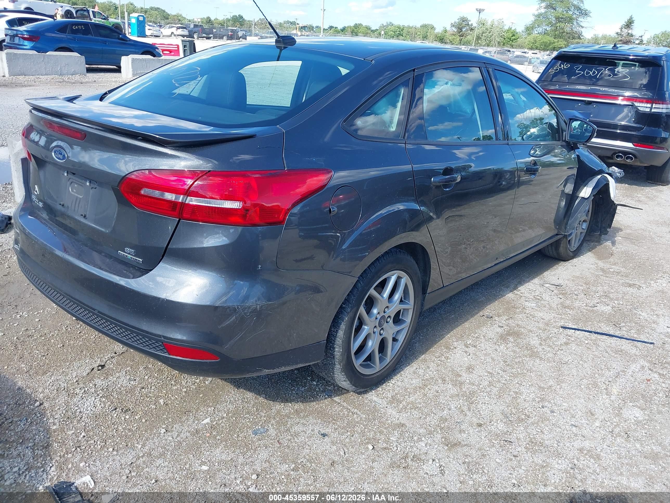 2015 Ford Focus Se Gray vin: 1FADP3F27FL292590