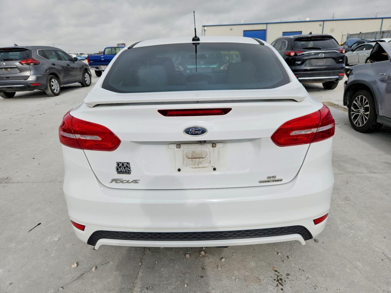 2015 Ford Focus Se White vin: 1FADP3F27FL305676
