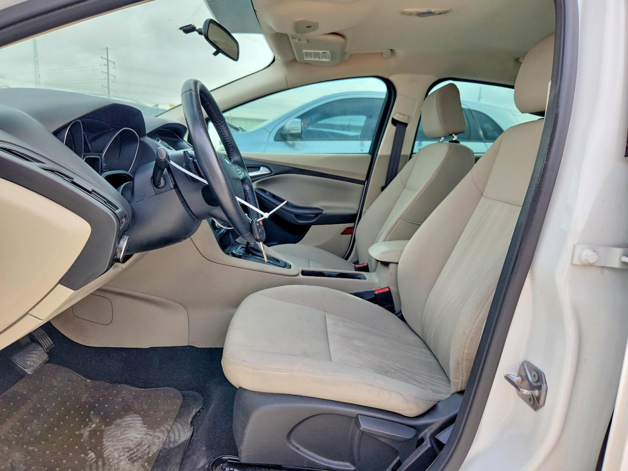 2015 Ford Focus Se White vin: 1FADP3F27FL305676