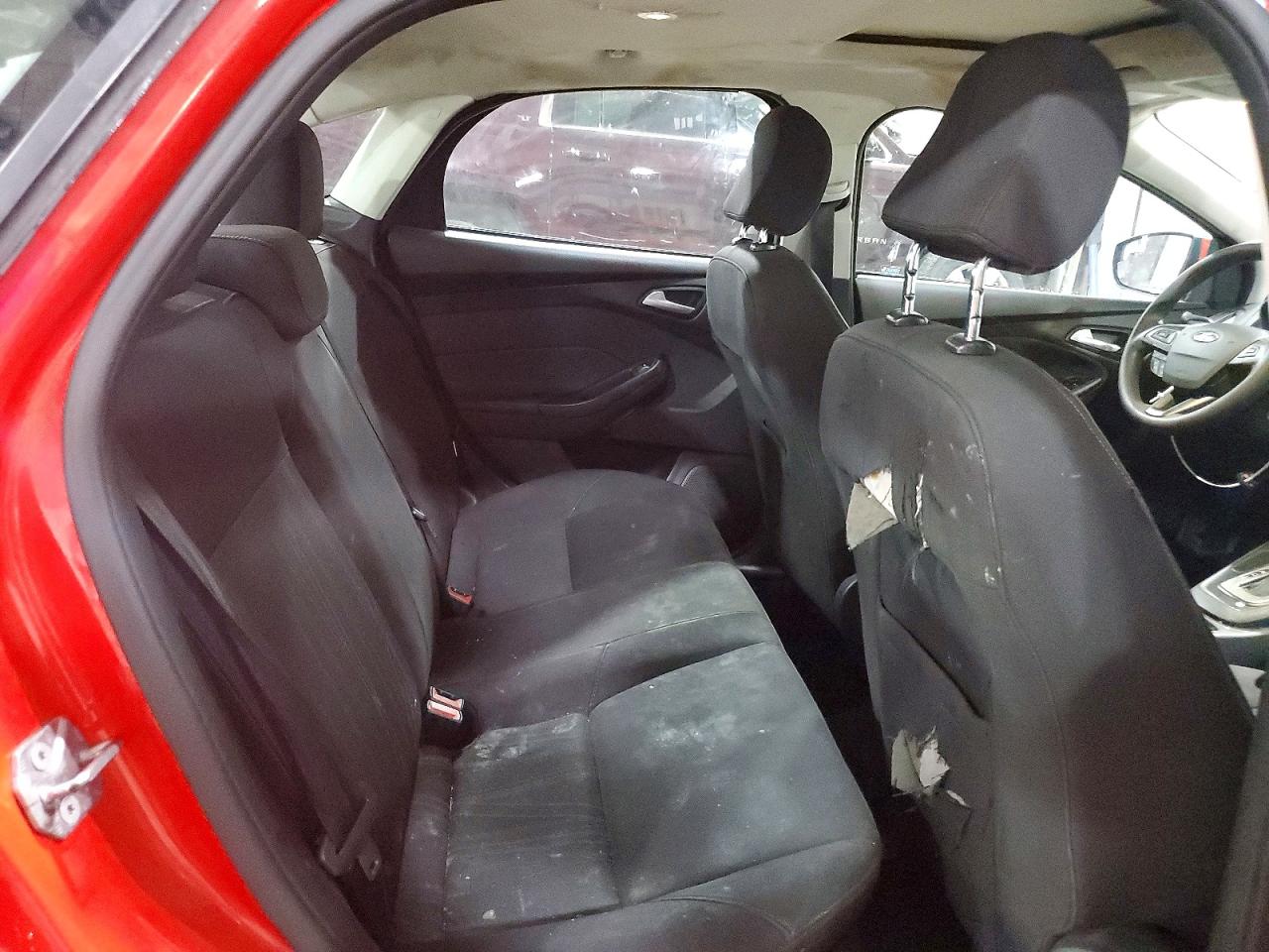 2015 Ford Focus Se Red vin: 1FADP3F27FL312790