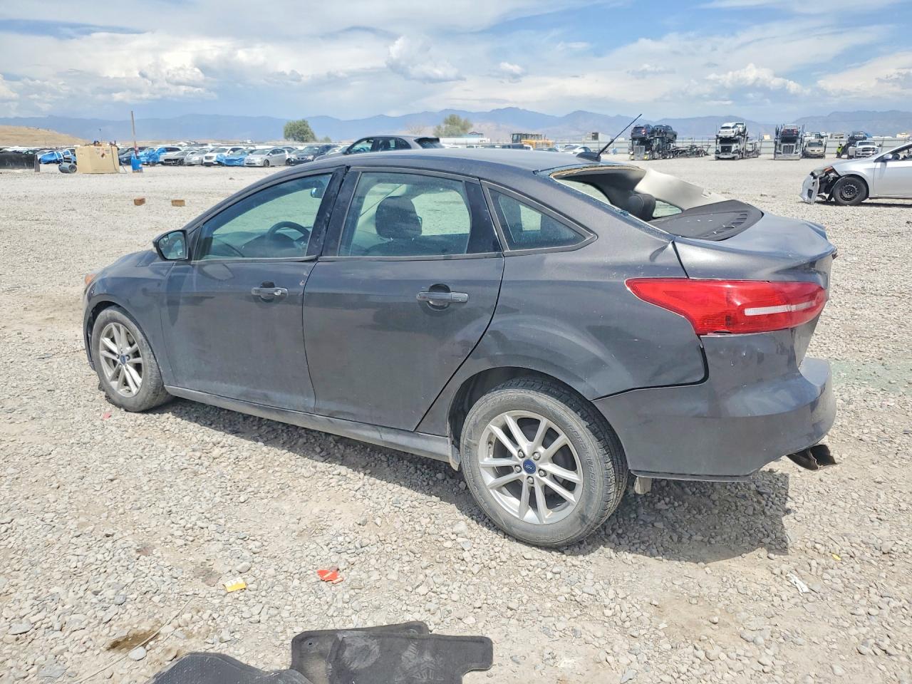 2015 Ford Focus Se Charcoal vin: 1FADP3F27FL316547