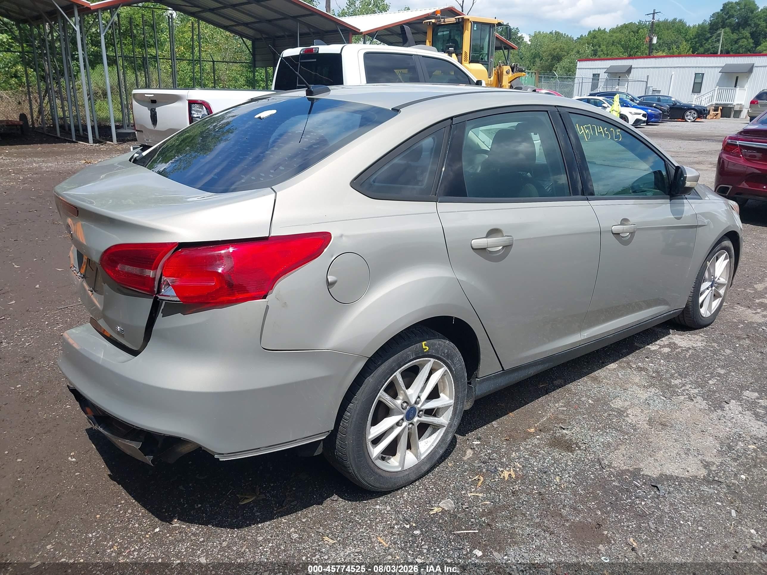 2015 Ford Focus Se Champagne vin: 1FADP3F27FL317049
