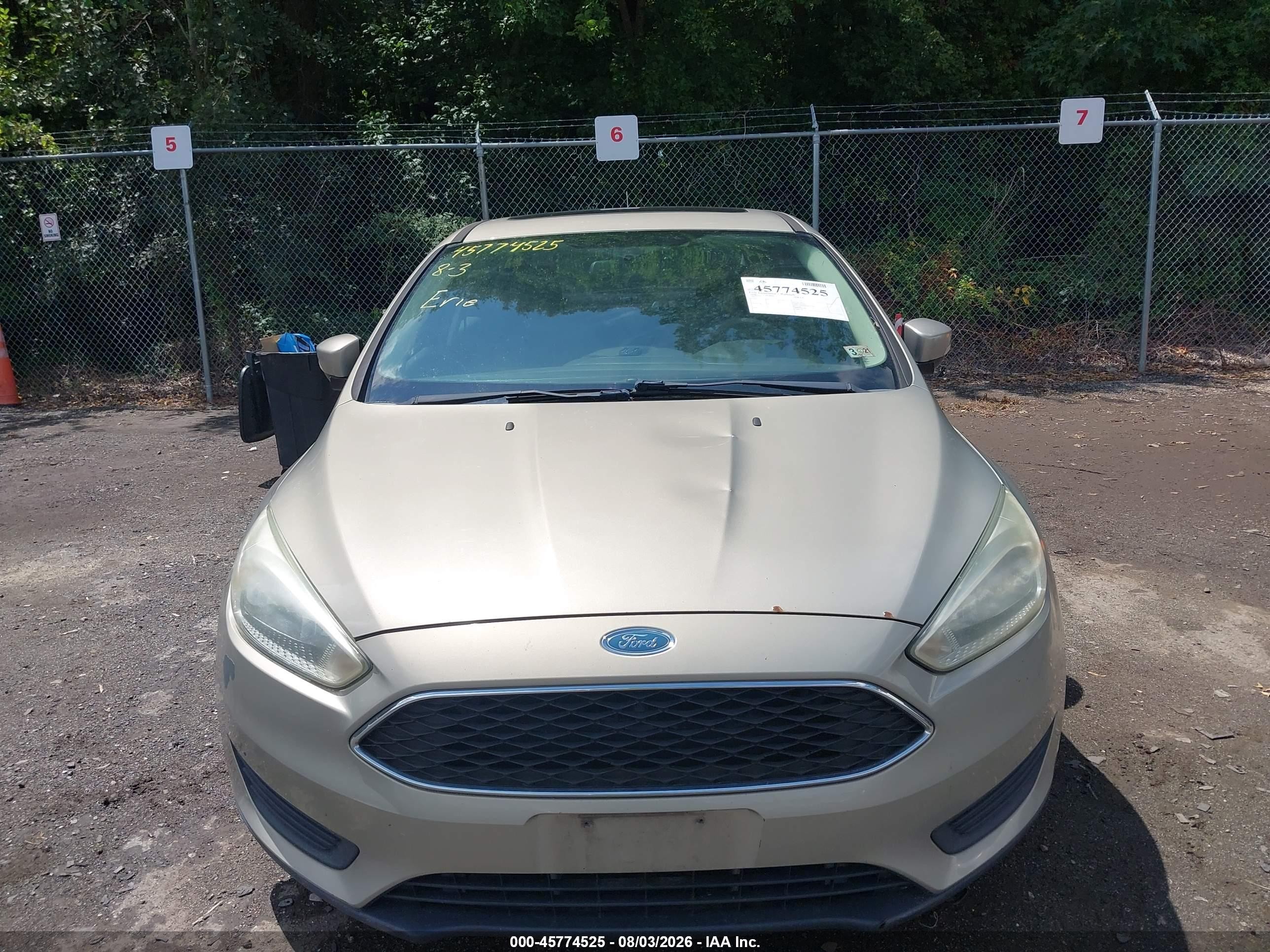 2015 Ford Focus Se Champagne vin: 1FADP3F27FL317049