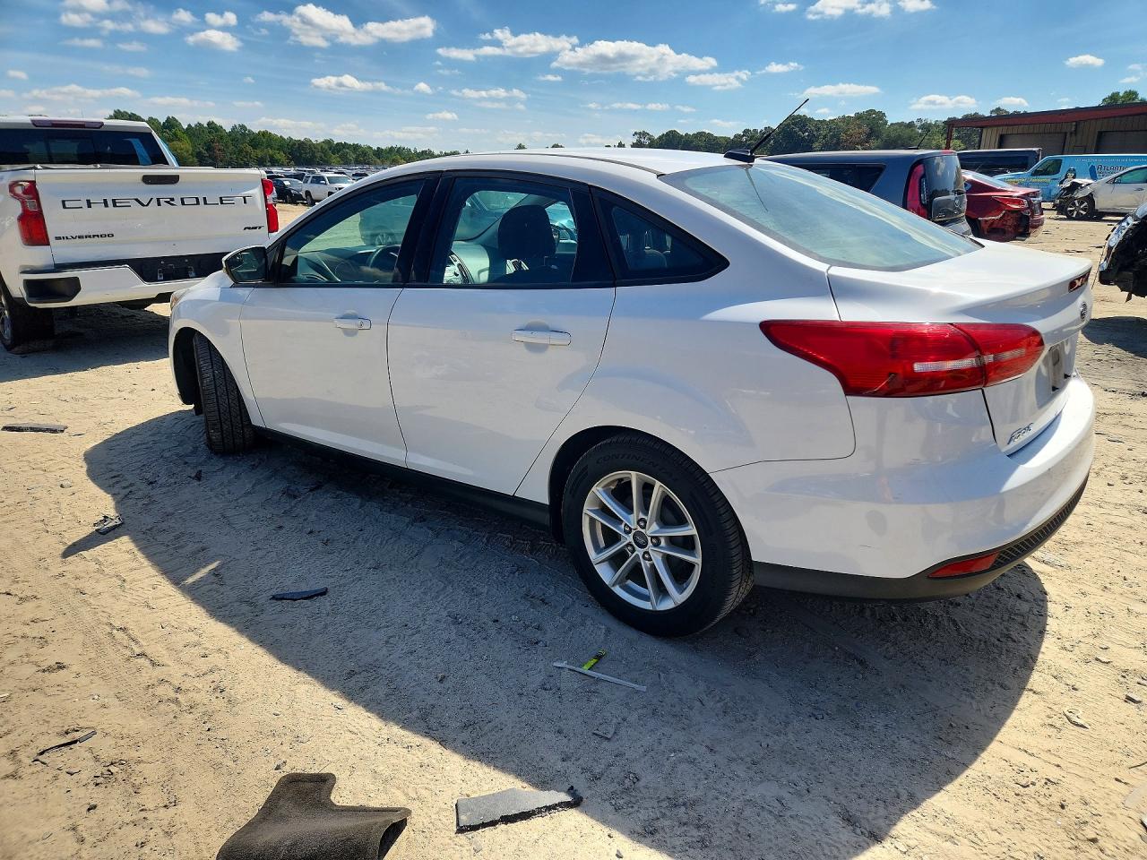 2015 Ford Focus Se White vin: 1FADP3F27FL317567
