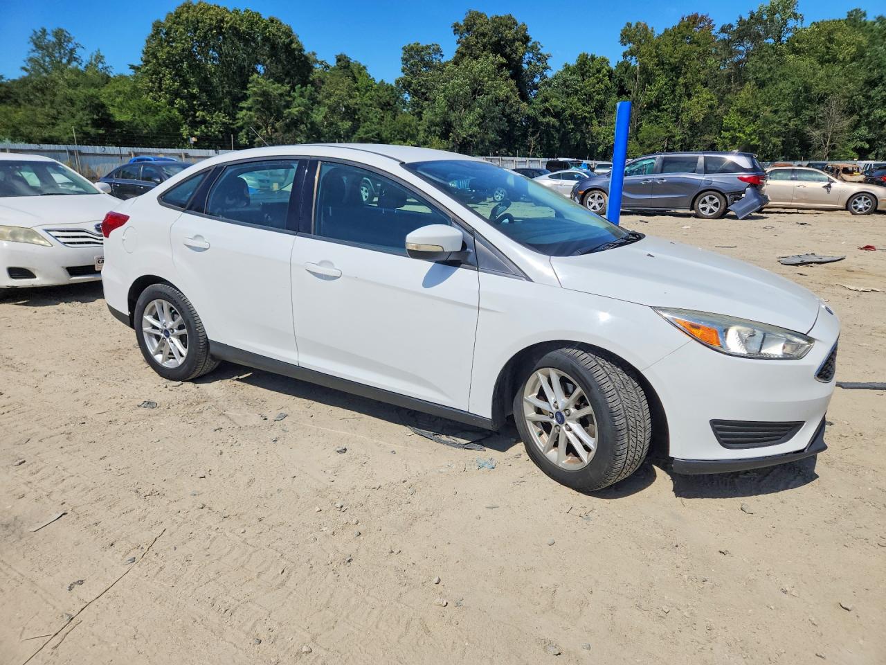 2015 Ford Focus Se White vin: 1FADP3F27FL317567