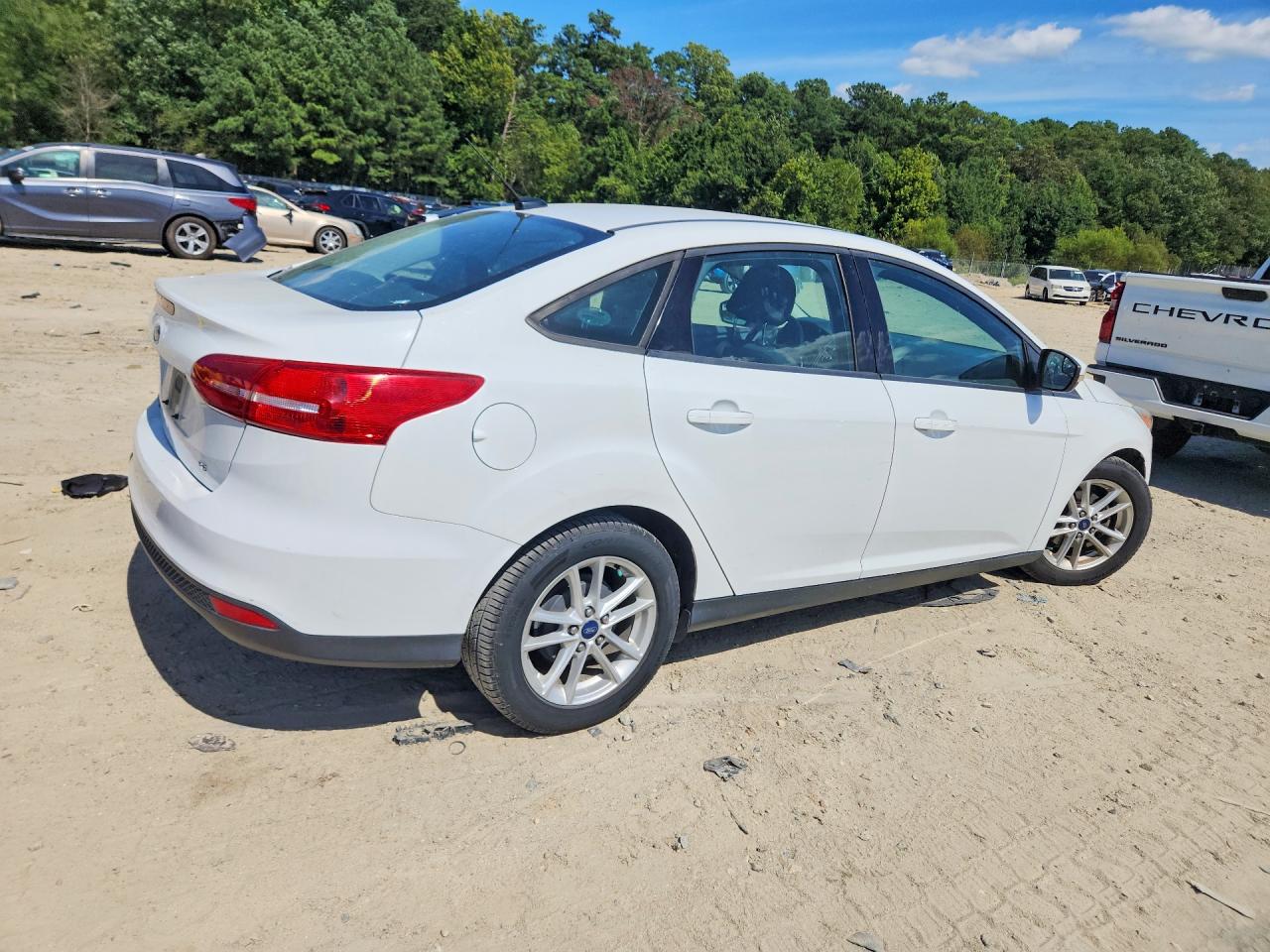 2015 Ford Focus Se White vin: 1FADP3F27FL317567