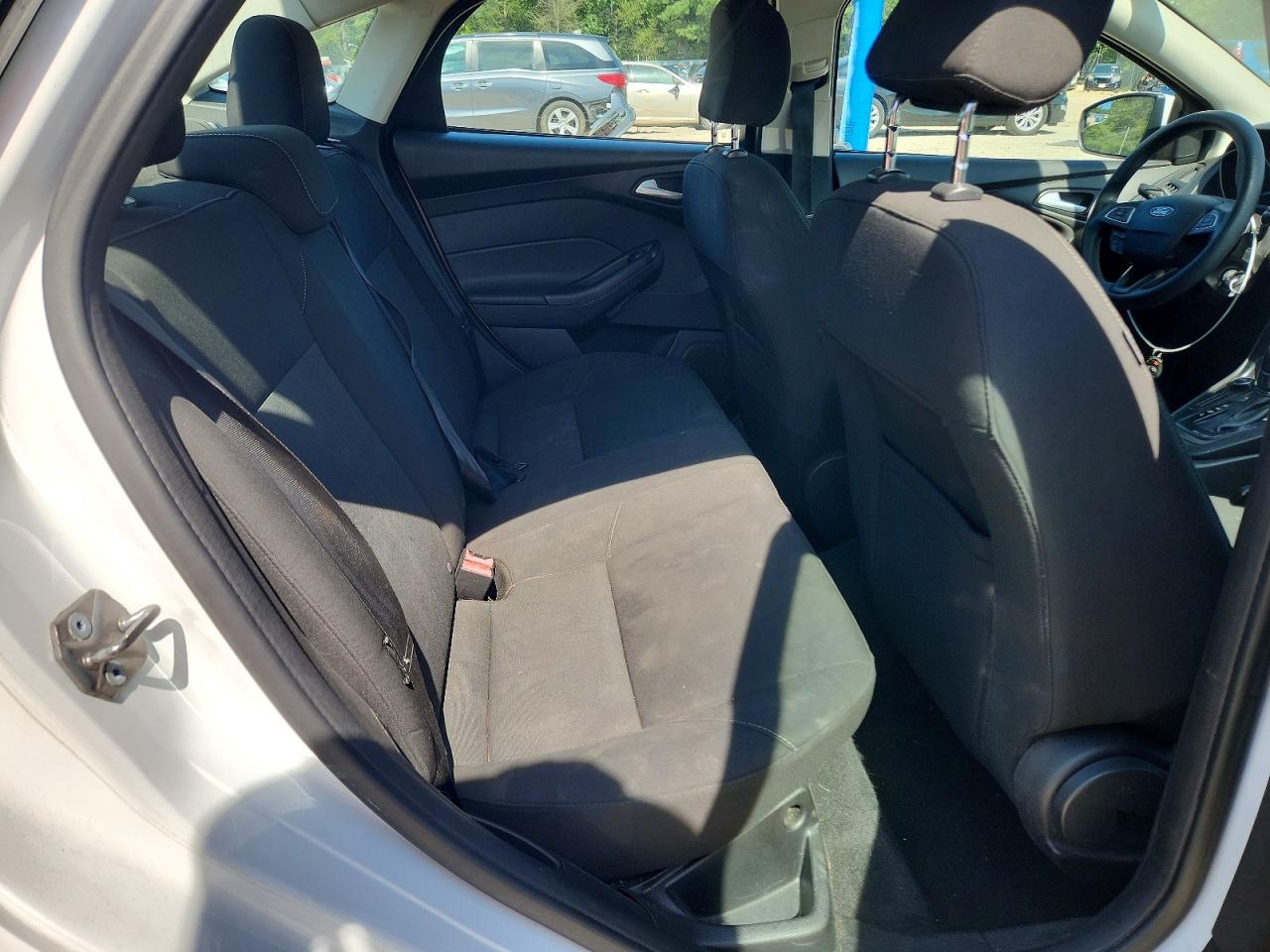 2015 Ford Focus Se White vin: 1FADP3F27FL317567