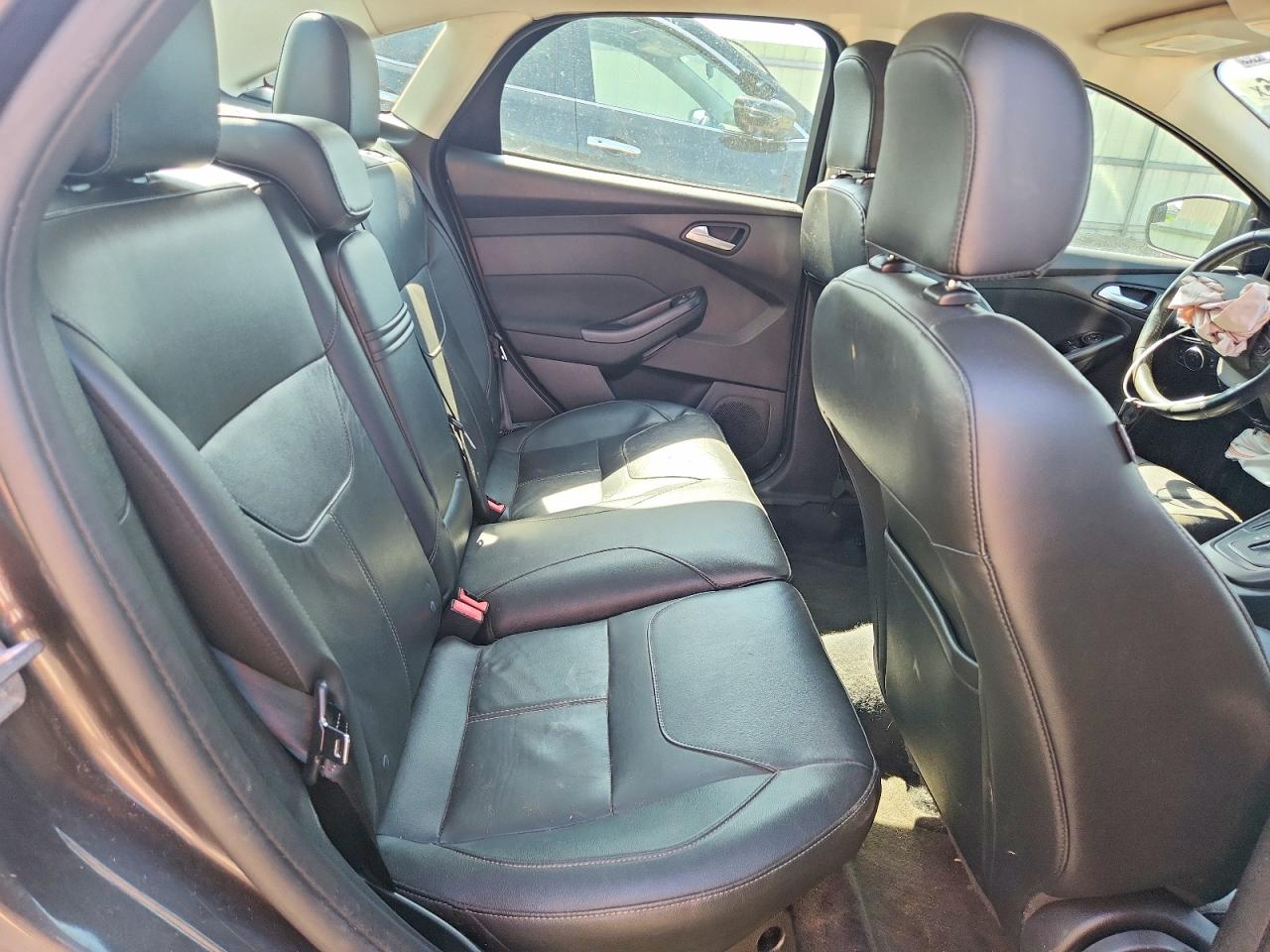 2015 Ford Focus Se Gray vin: 1FADP3F27FL319433