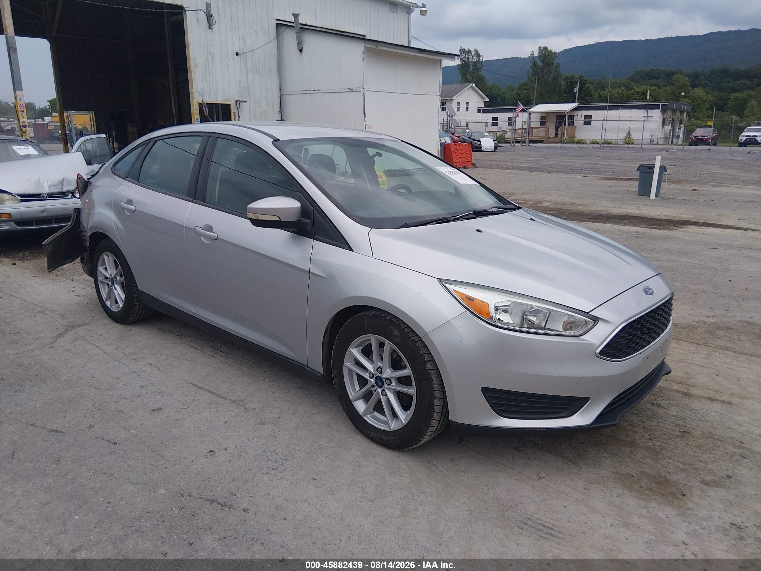 2015 Ford Focus Se Silver vin: 1FADP3F27FL329363
