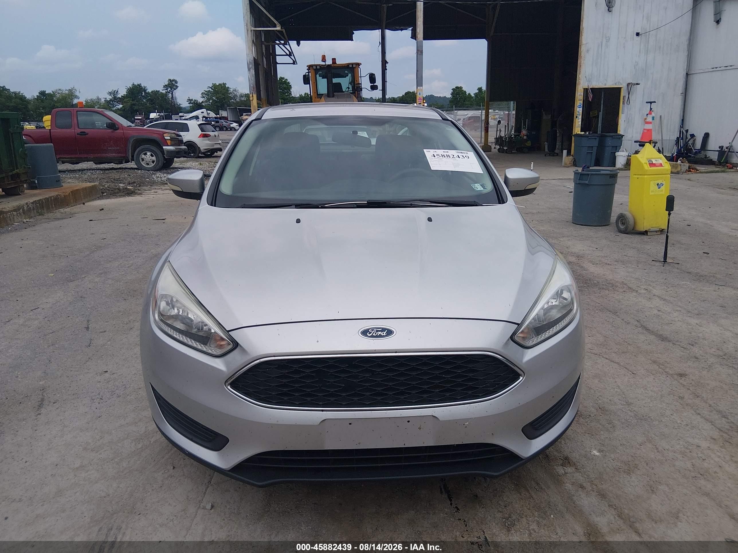 2015 Ford Focus Se Серебряный vin: 1FADP3F27FL329363